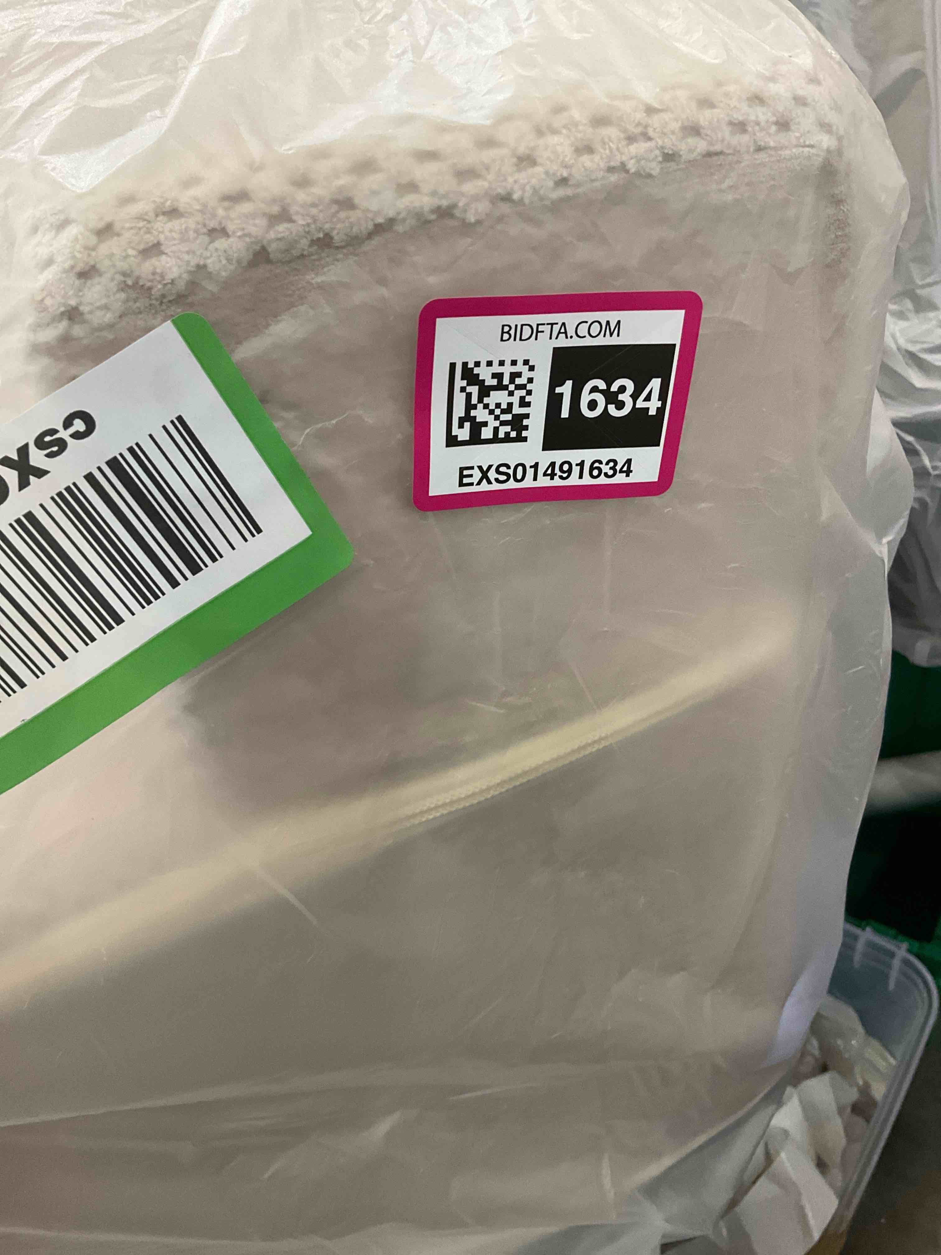 https://s3.amazonaws.com/lotting-images-prod/BargainHunt/EXS01491634_1717181918028.jpeg