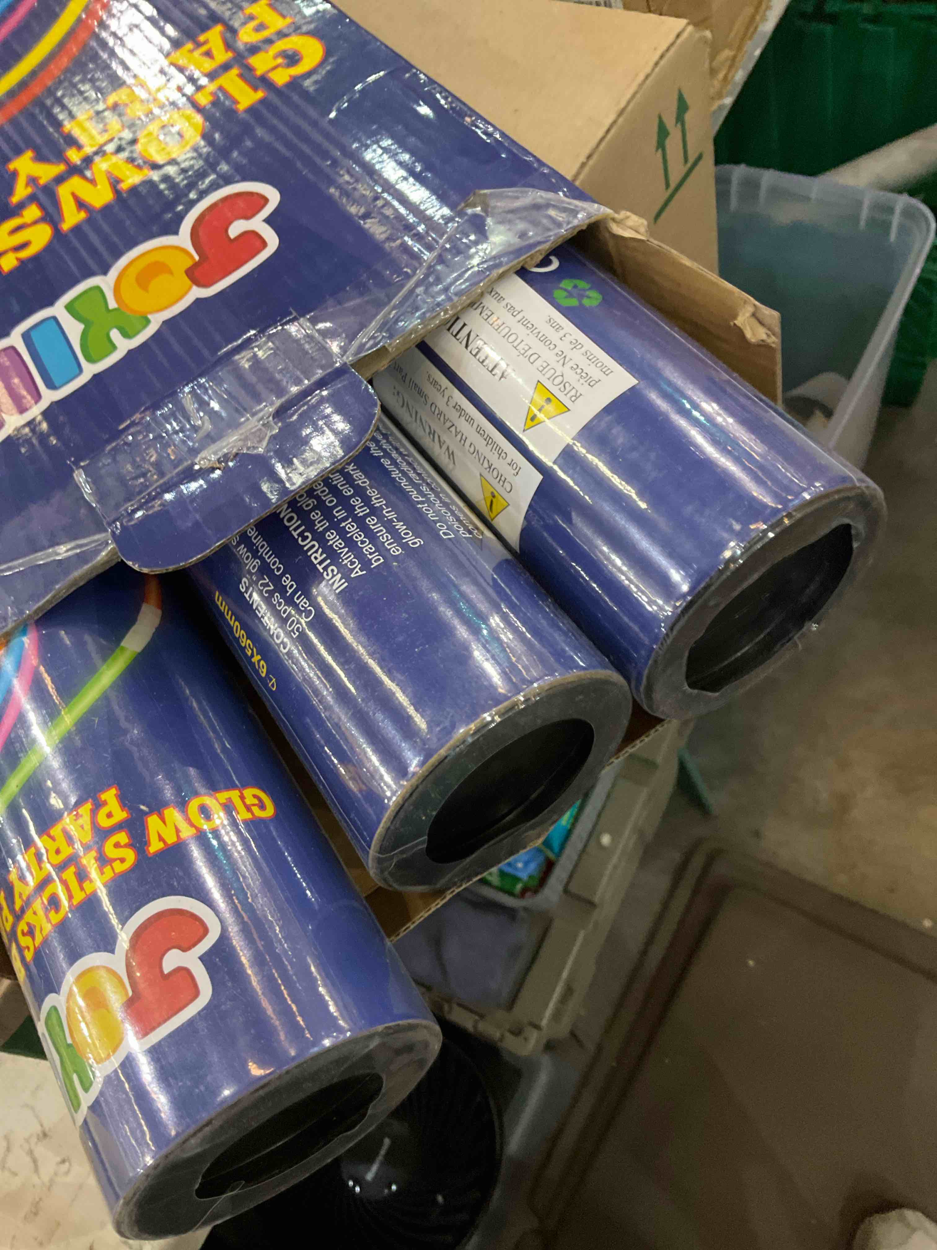 JOYIN 300 Pack Glow Sticks New Years Eve Party Supplies, with 100 22” Necklaces, 200 8” Bracelets Connector, Glow in The Dark Party Bulk Supplies, Neon Light Up Accessories