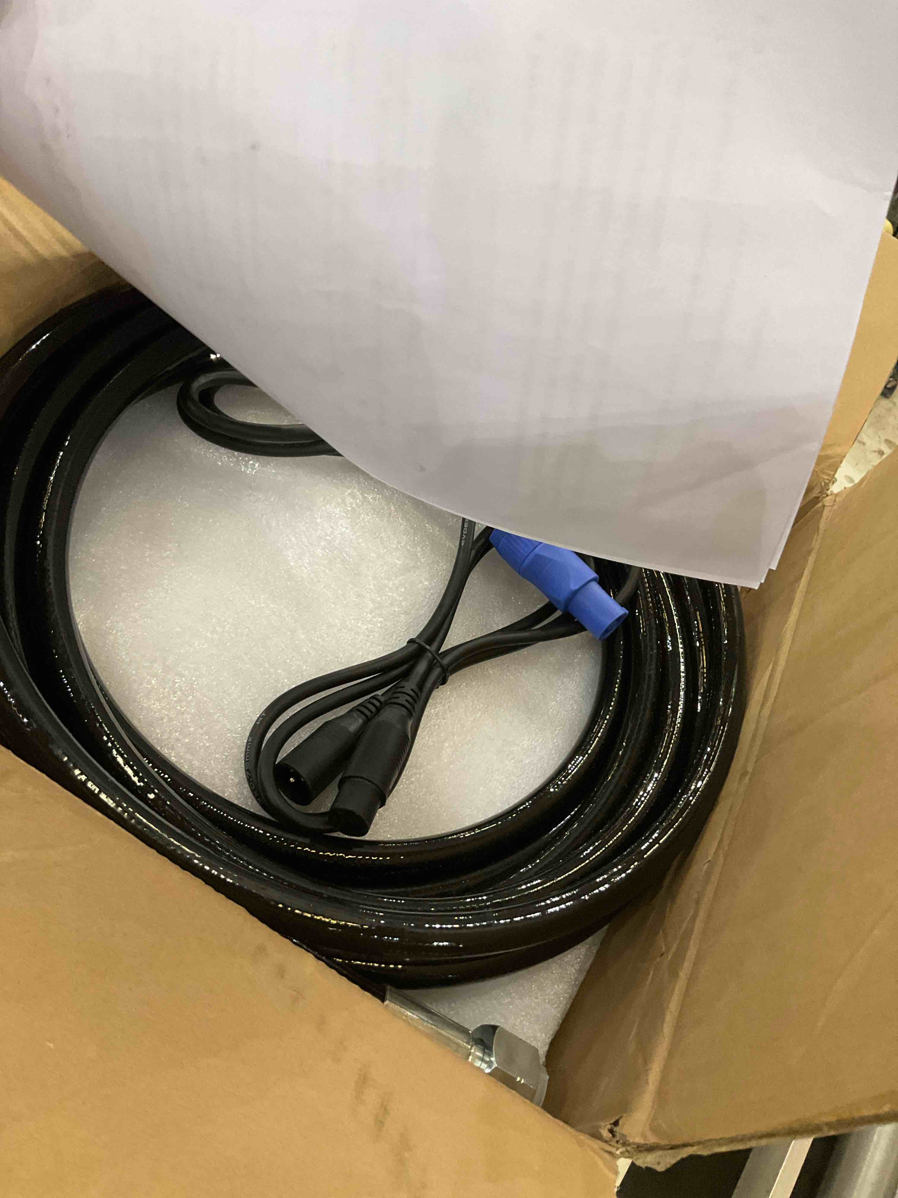 https://s3.amazonaws.com/lotting-images-prod/BargainHunt/EXS01491712_1717424145968.jpeg
