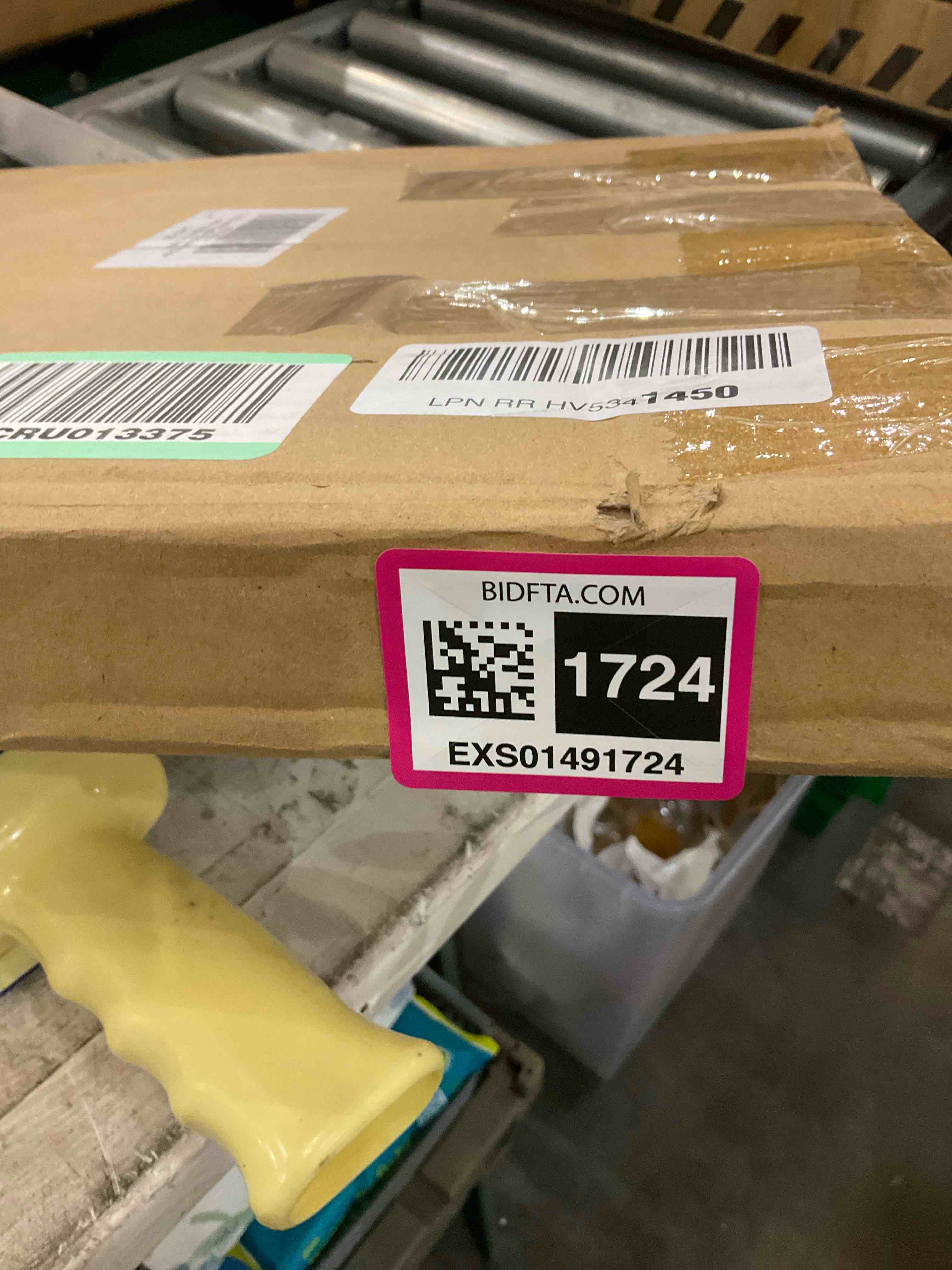 https://s3.amazonaws.com/lotting-images-prod/BargainHunt/EXS01491724_1717425451729.jpeg