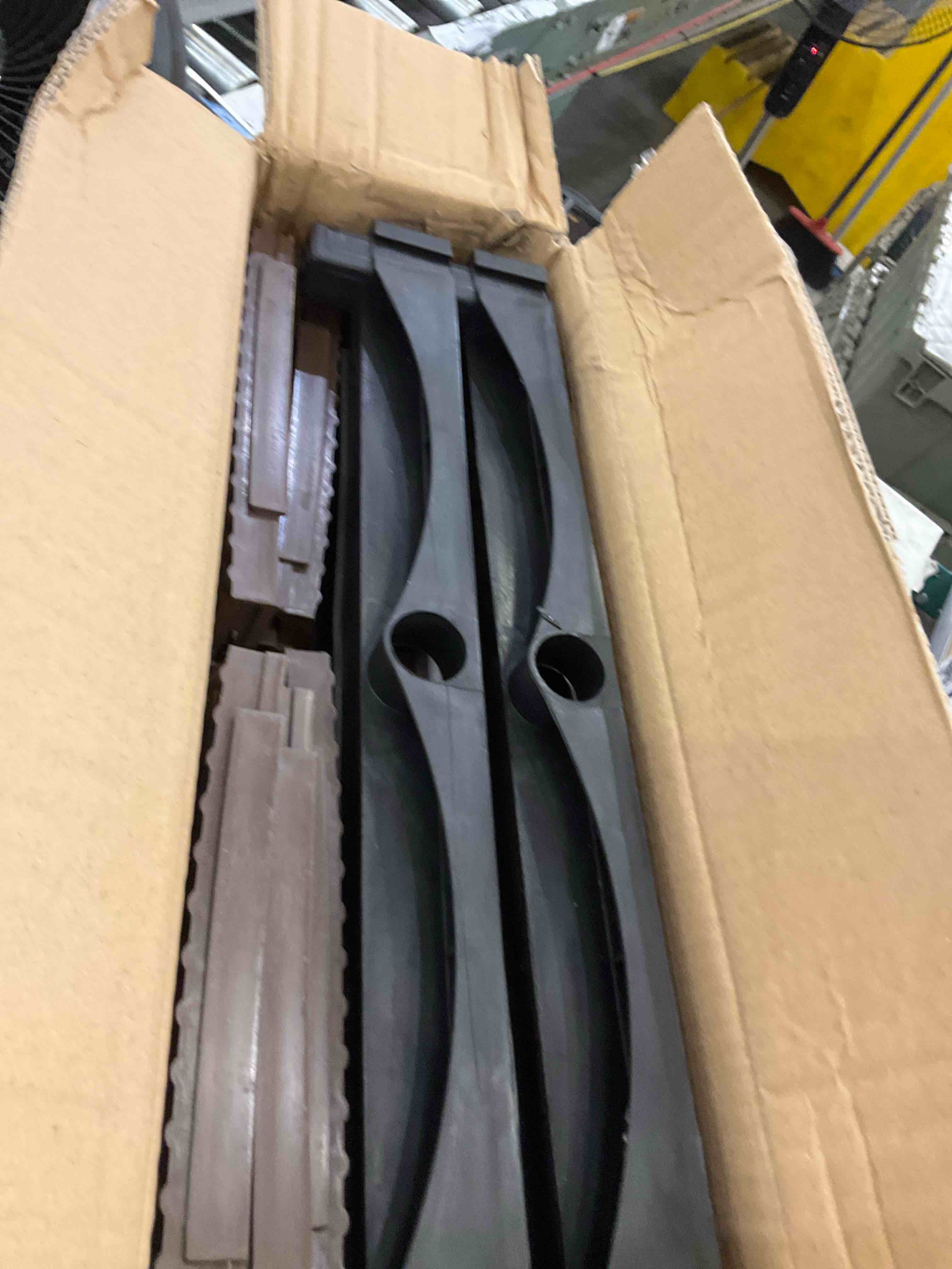 https://s3.amazonaws.com/lotting-images-prod/BargainHunt/EXS01491742_1717427597122.jpeg