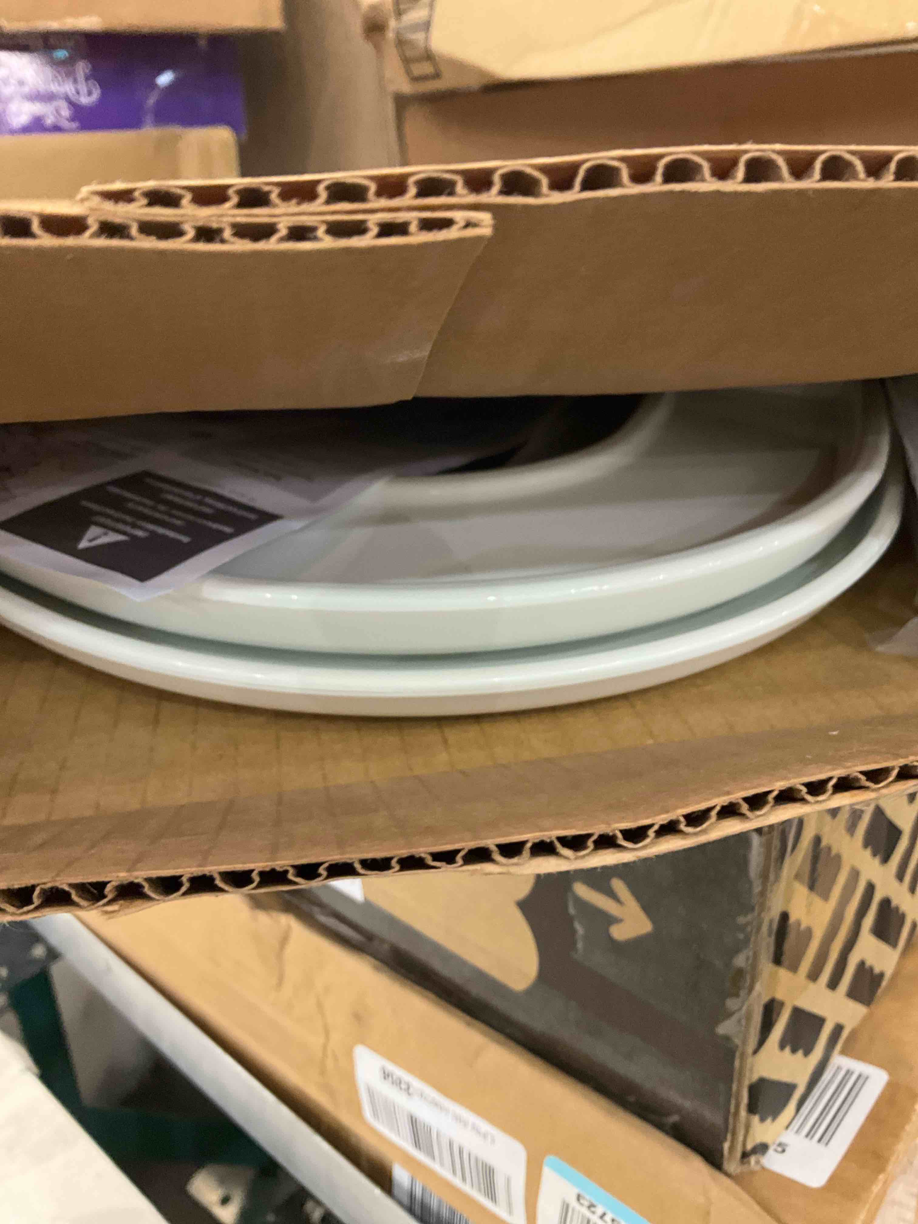 https://s3.amazonaws.com/lotting-images-prod/BargainHunt/EXS01491767_1717434020923.jpeg