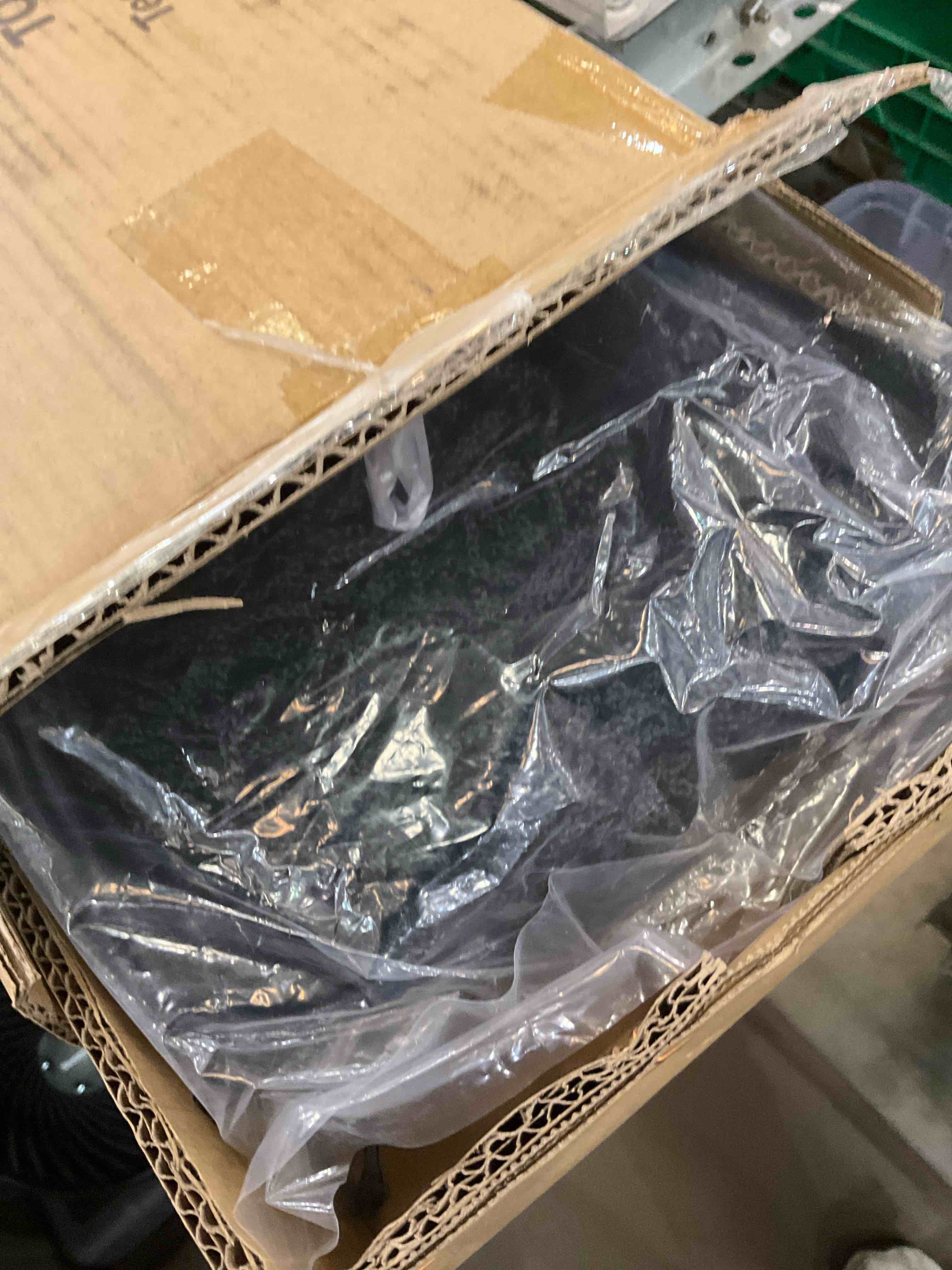 https://s3.amazonaws.com/lotting-images-prod/BargainHunt/EXS01491935_1717522196126.jpeg