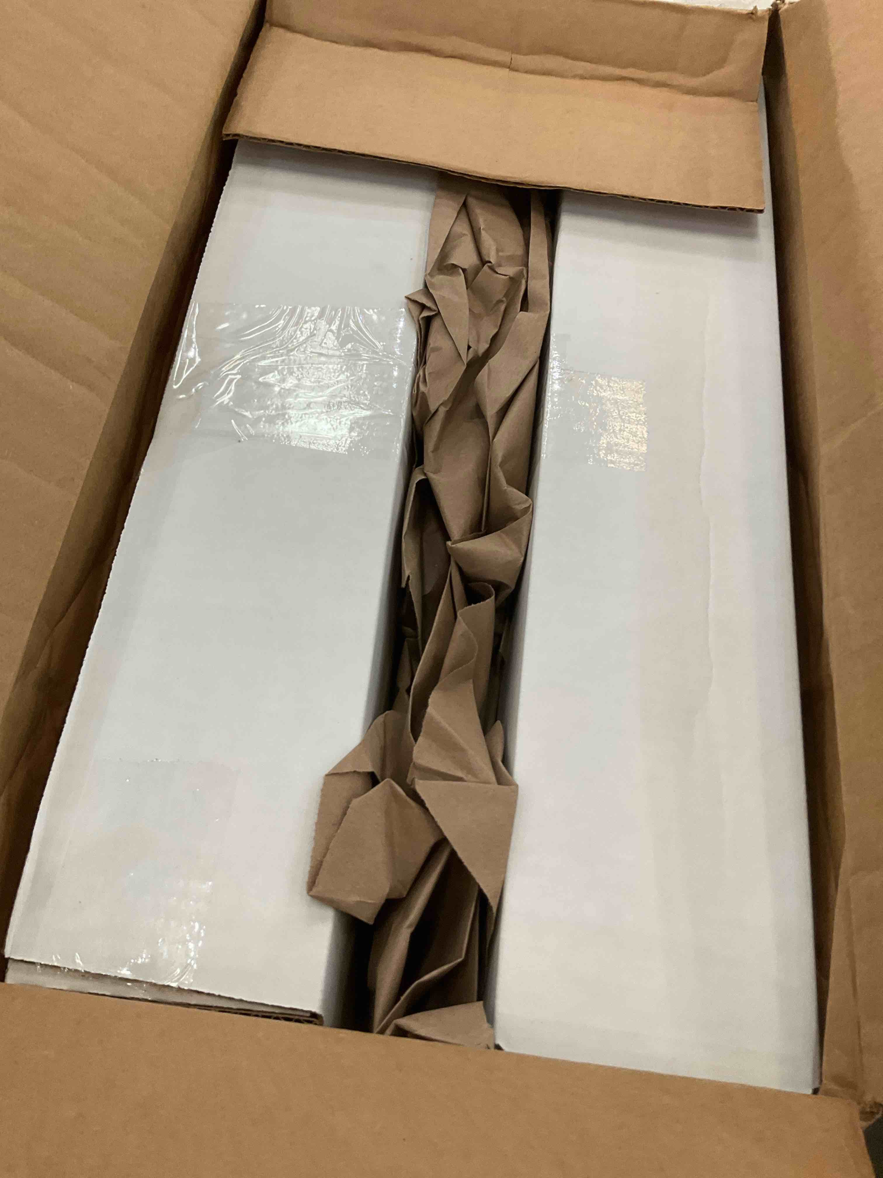 https://s3.amazonaws.com/lotting-images-prod/BargainHunt/EXS01491943_1717523513558.jpeg