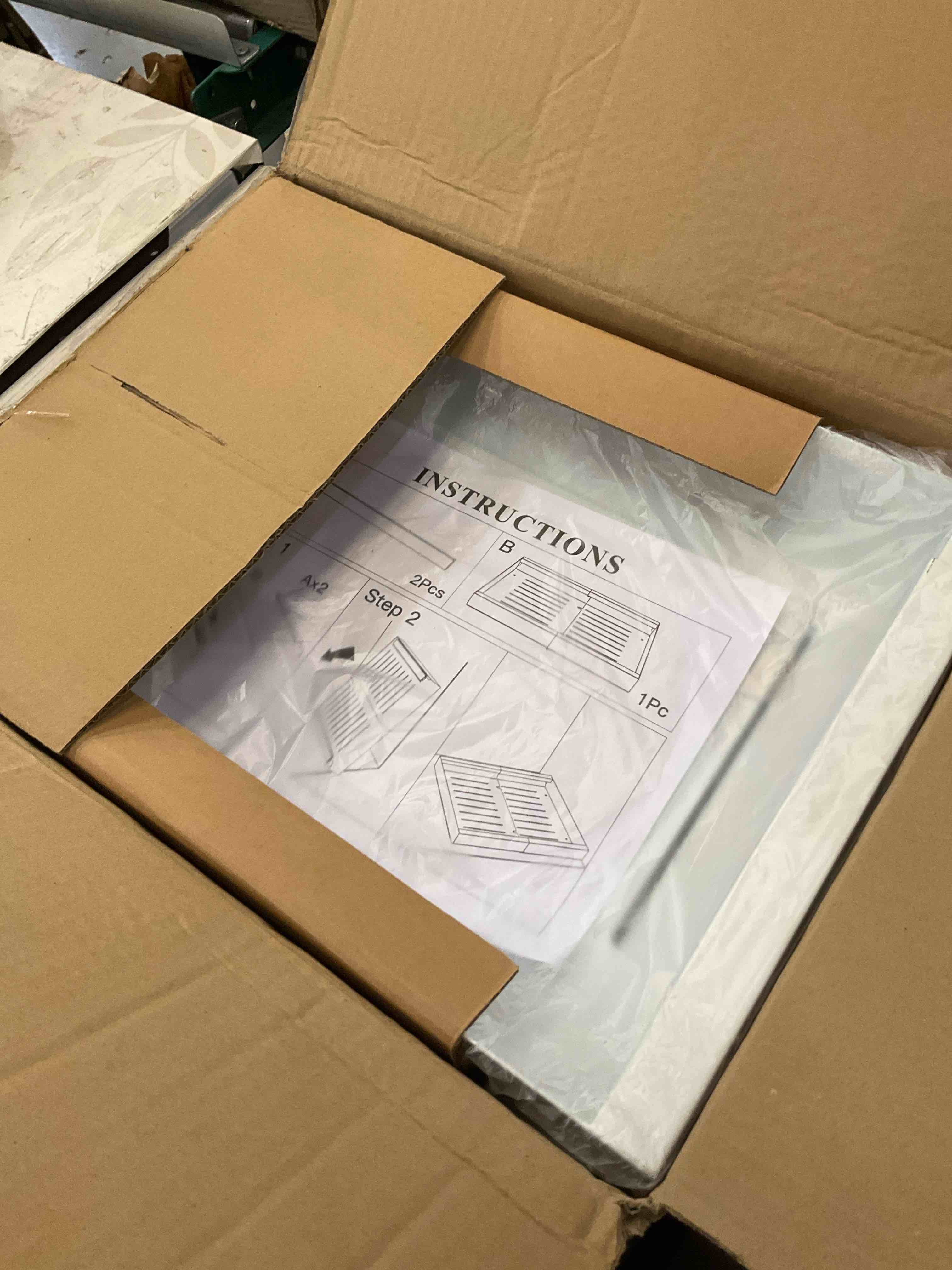 https://s3.amazonaws.com/lotting-images-prod/BargainHunt/EXS01491949_1717525588527.jpeg