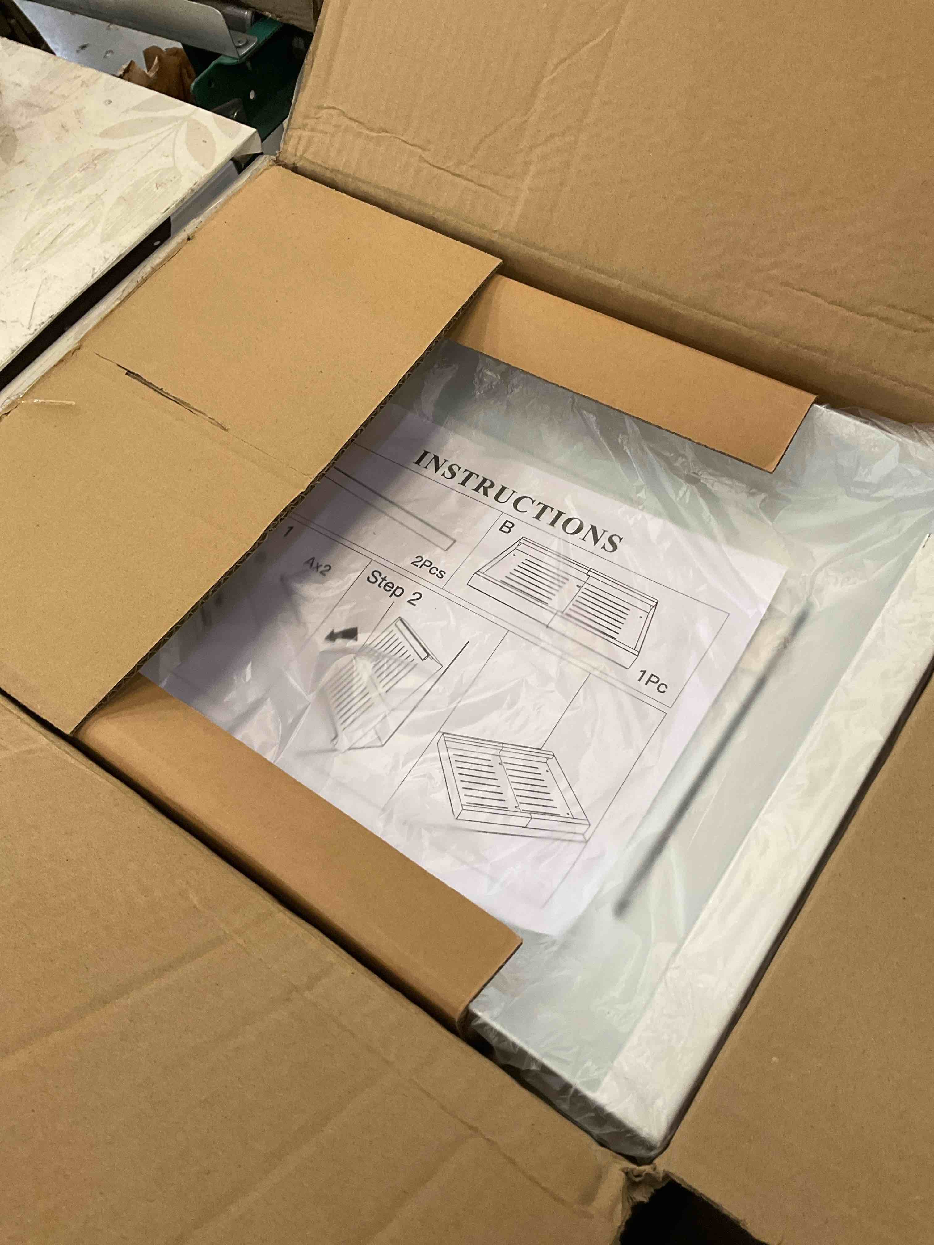 https://s3.amazonaws.com/lotting-images-prod/BargainHunt/EXS01491949_1717525589413.jpeg