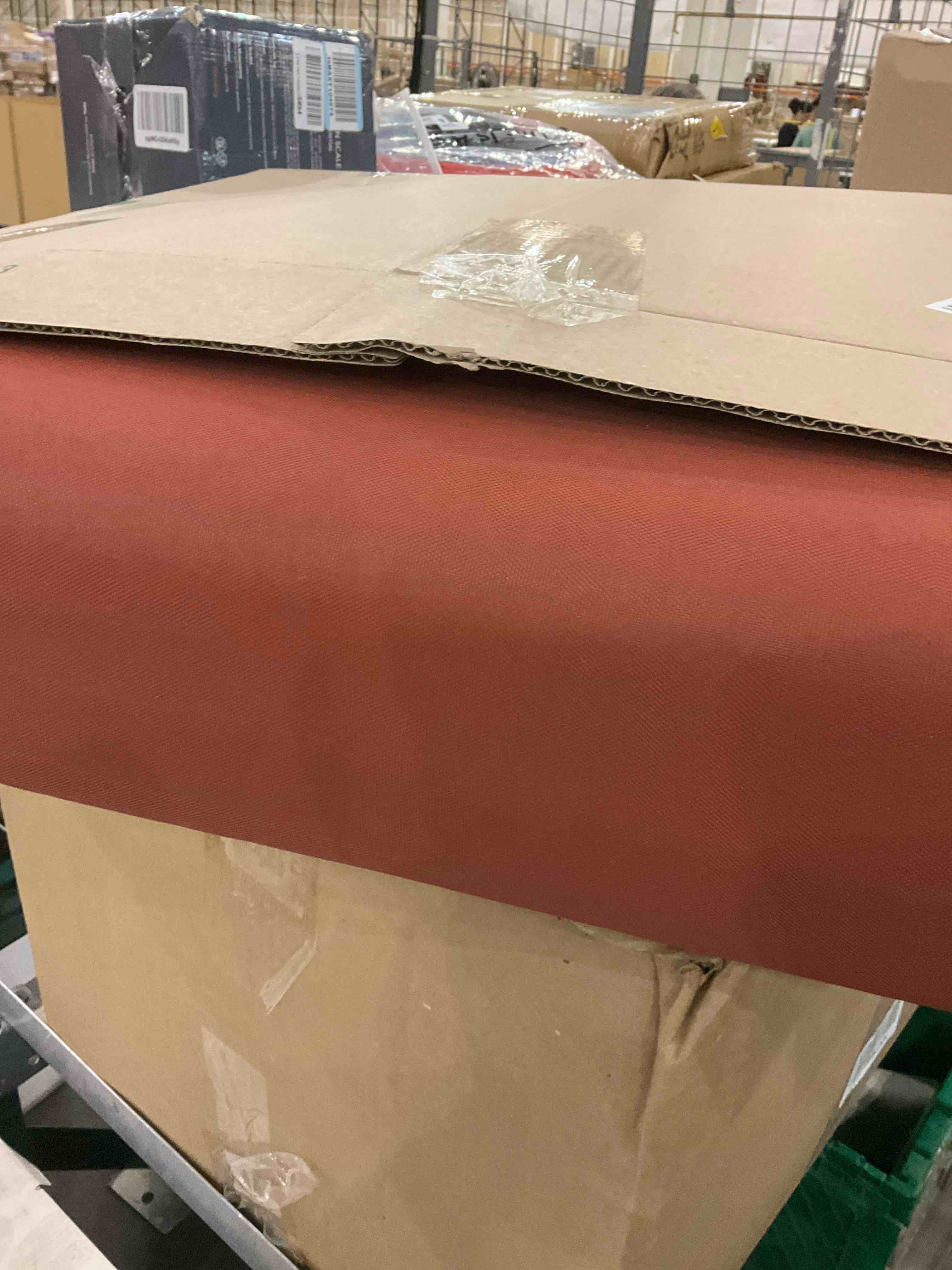 https://s3.amazonaws.com/lotting-images-prod/BargainHunt/EXS01491974_1717586445489.jpeg