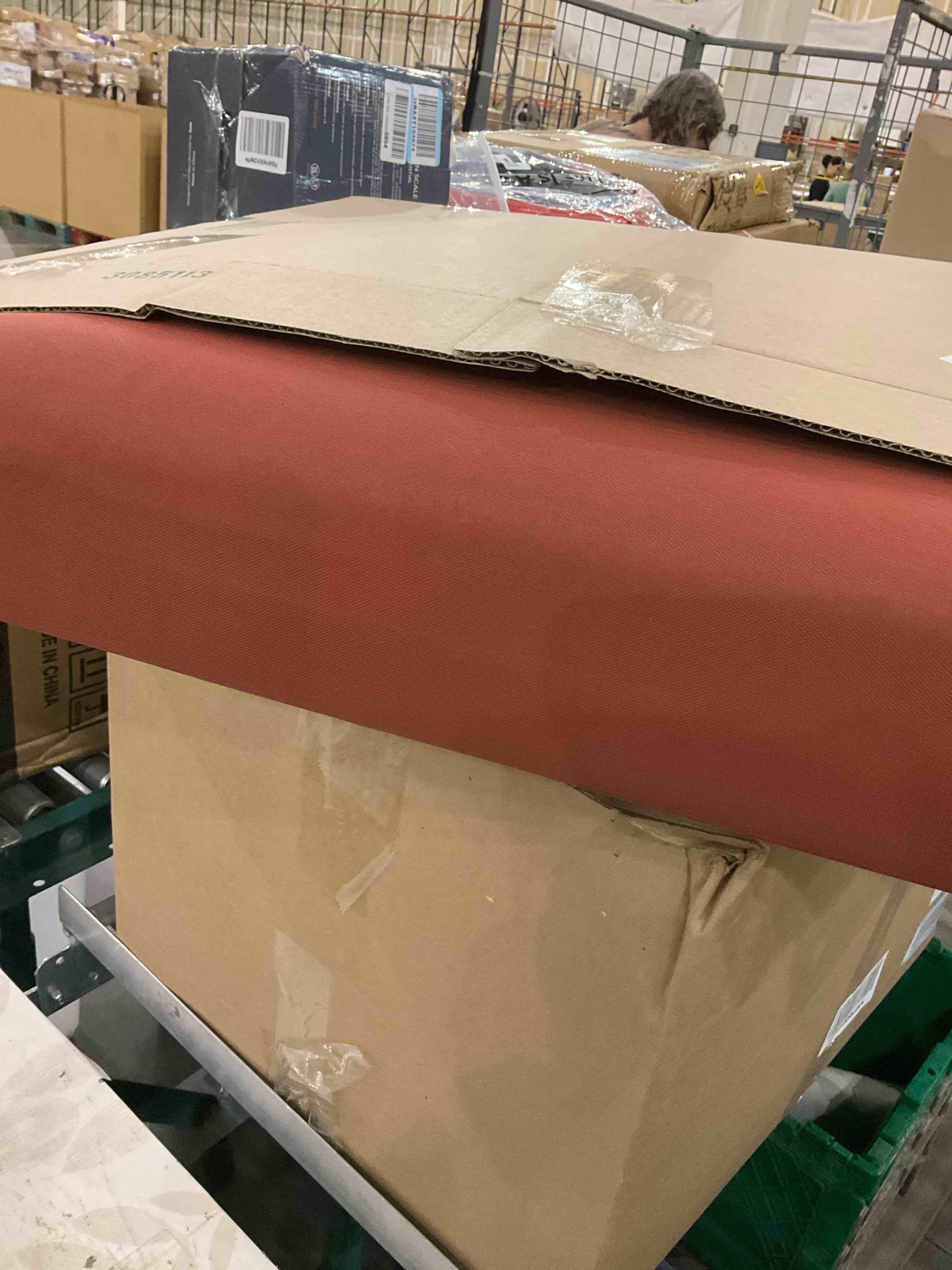 https://s3.amazonaws.com/lotting-images-prod/BargainHunt/EXS01491974_1717586446883.jpeg