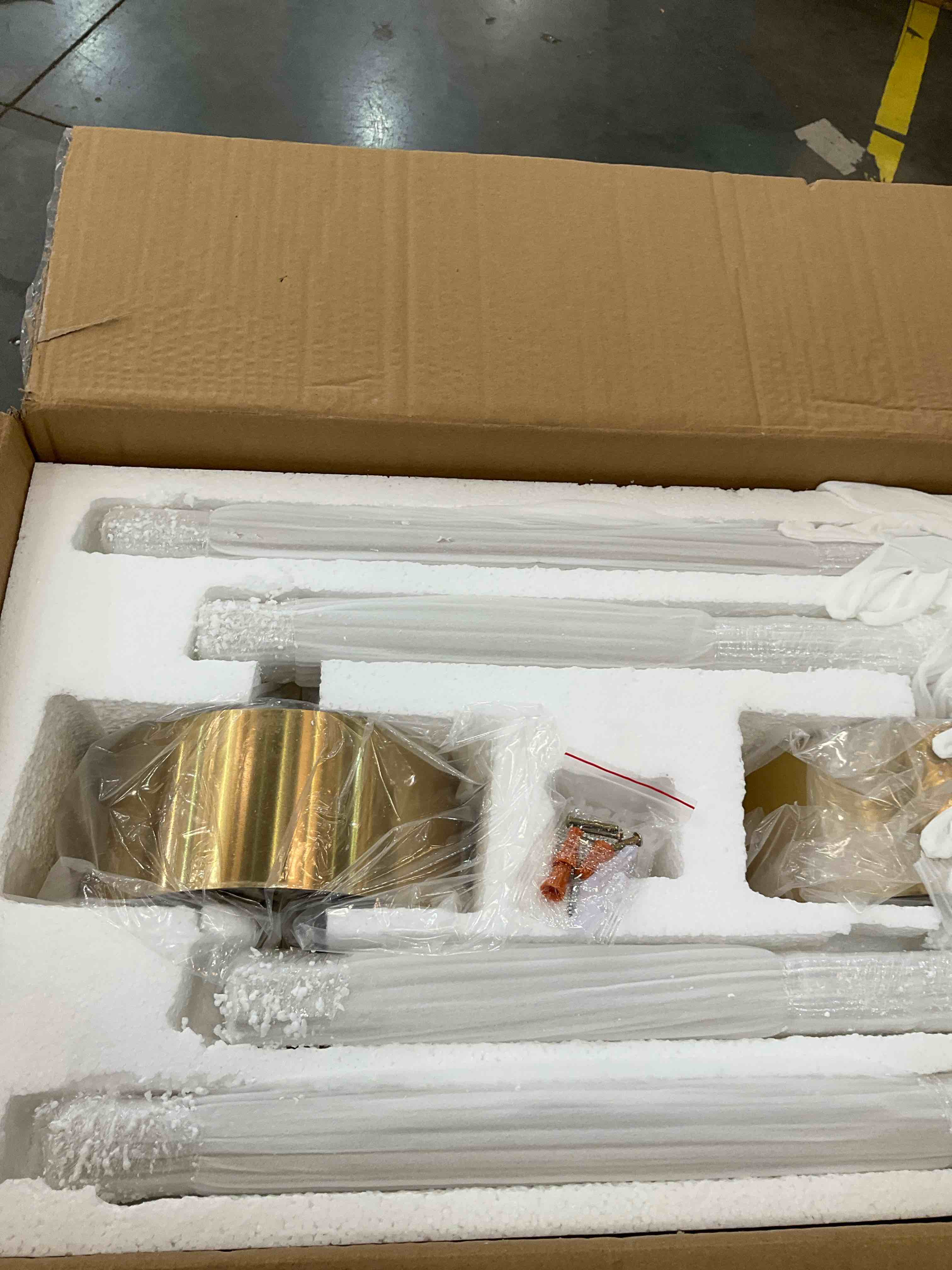 https://s3.amazonaws.com/lotting-images-prod/BargainHunt/EXS01492048_1717095392794.jpeg