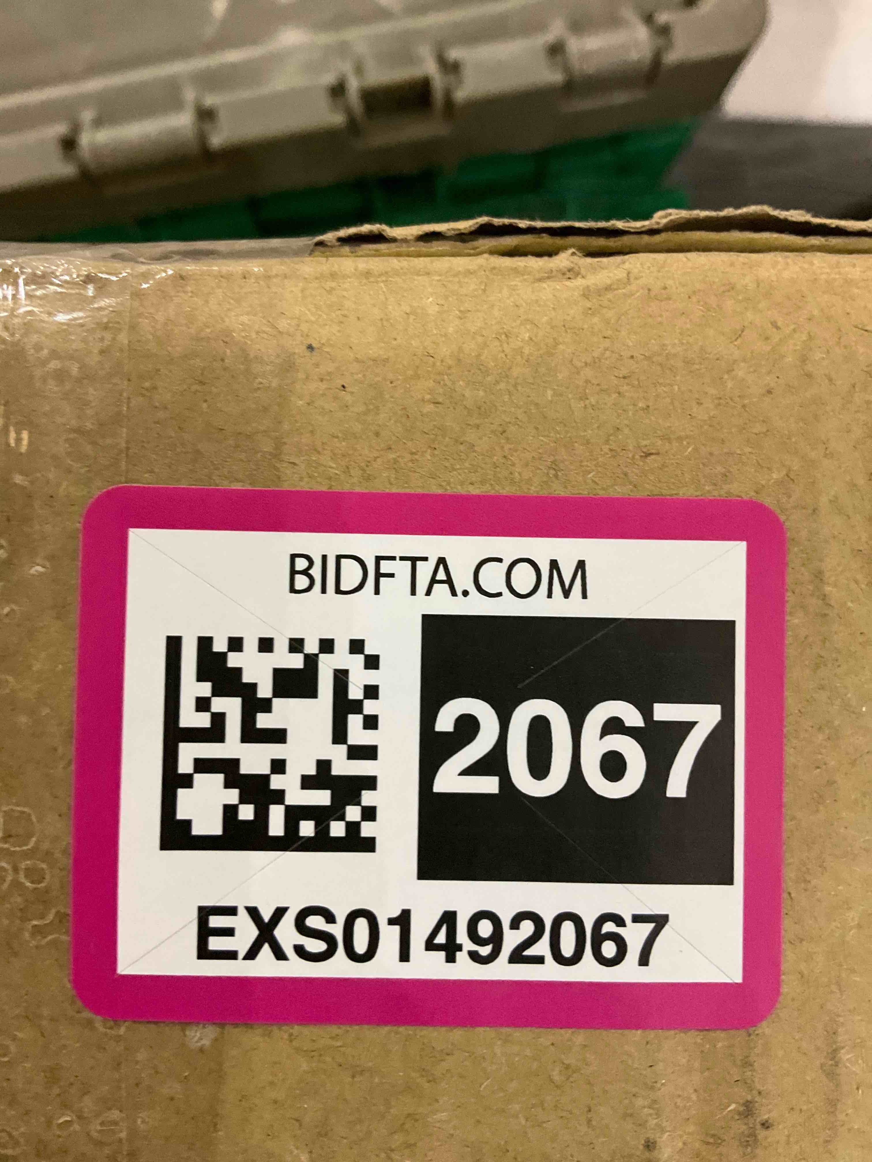 https://s3.amazonaws.com/lotting-images-prod/BargainHunt/EXS01492067_1717155955082.jpeg