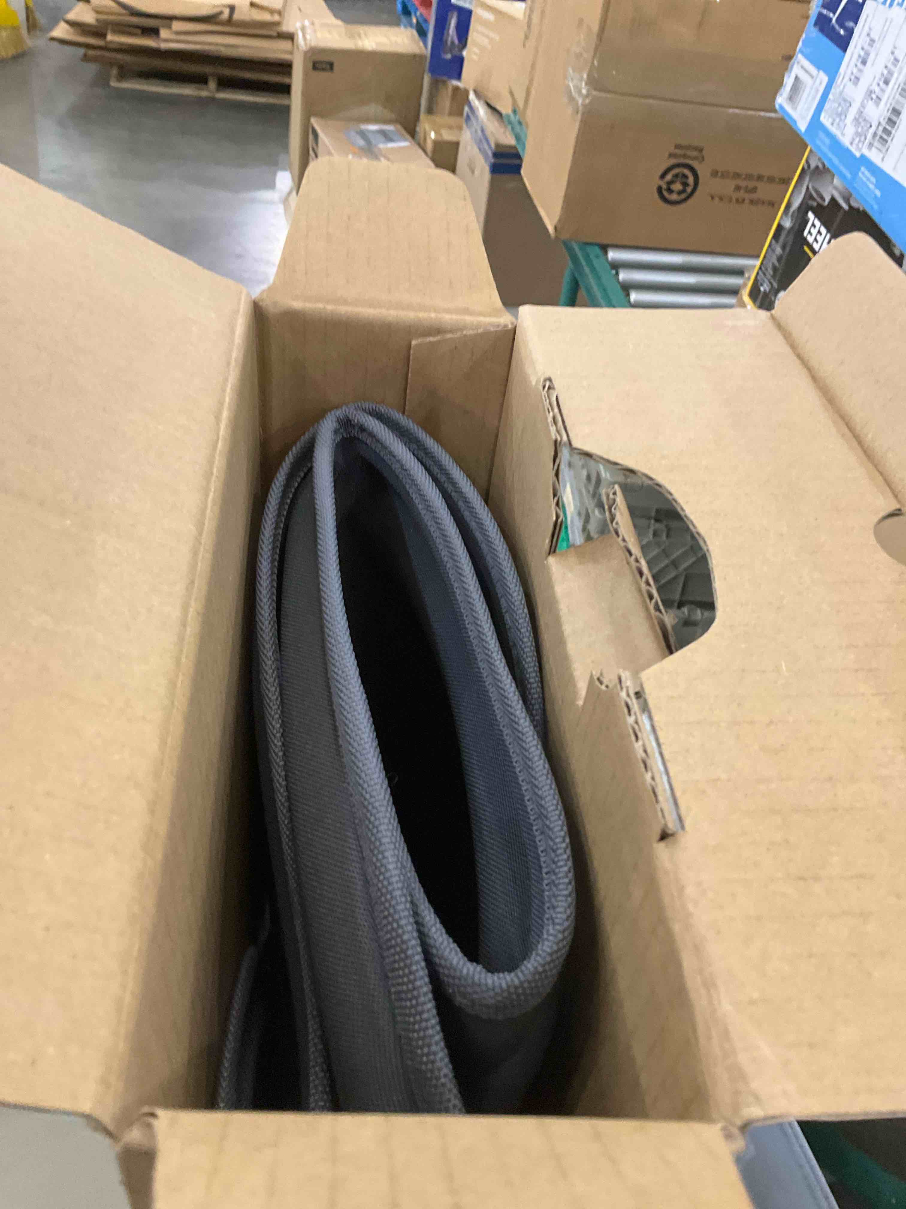https://s3.amazonaws.com/lotting-images-prod/BargainHunt/EXS01492273_1717426972108.jpeg
