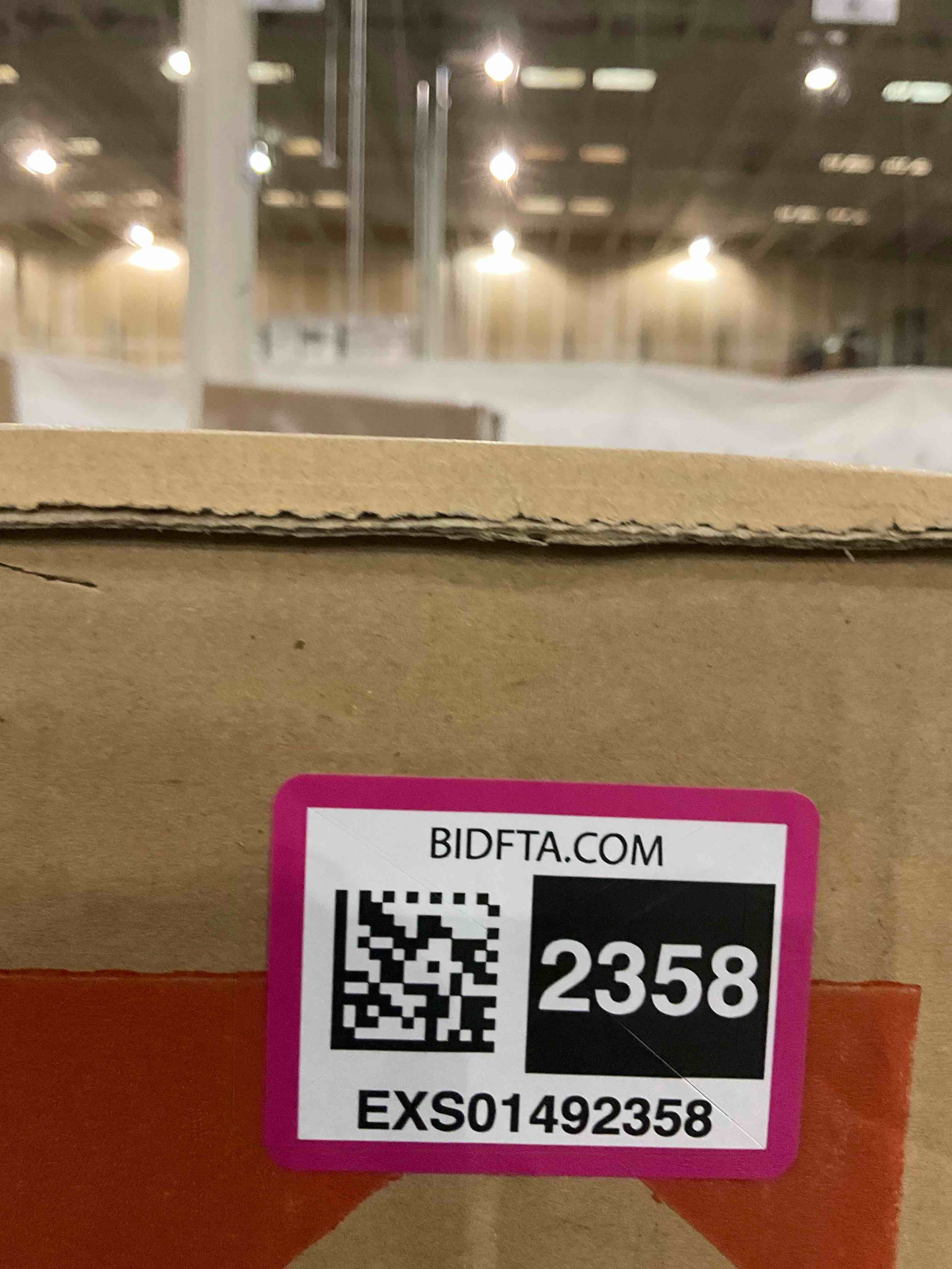 https://s3.amazonaws.com/lotting-images-prod/BargainHunt/EXS01492358_1717501682483.jpeg