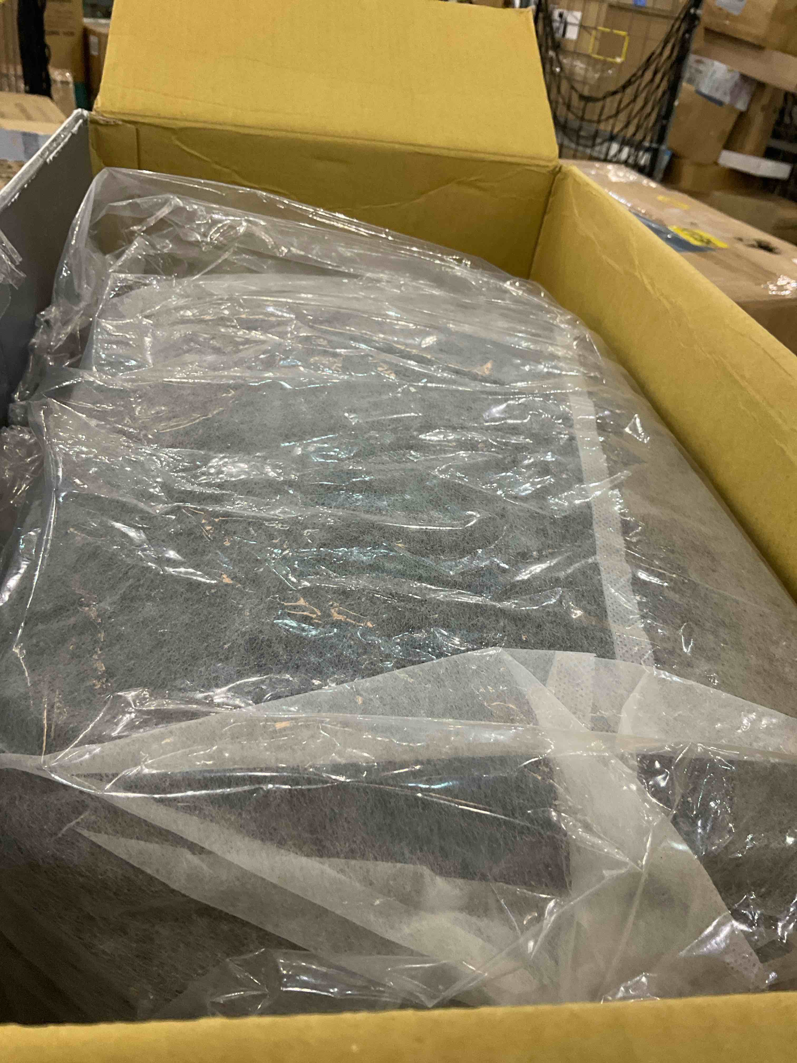 https://s3.amazonaws.com/lotting-images-prod/BargainHunt/EXS01492442_1717514833344.jpeg
