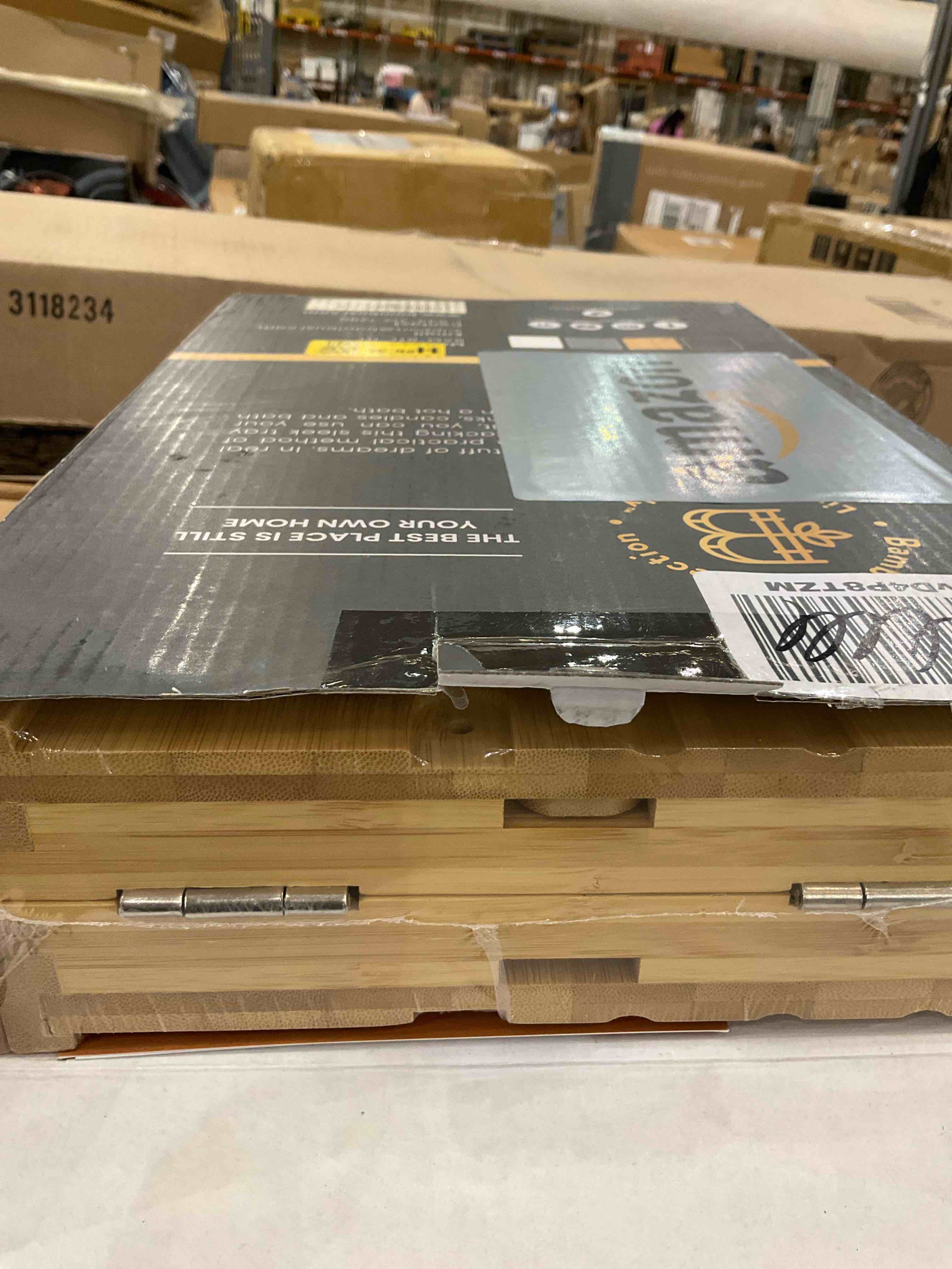 https://s3.amazonaws.com/lotting-images-prod/BargainHunt/EXS01492472_1717522899564.jpeg