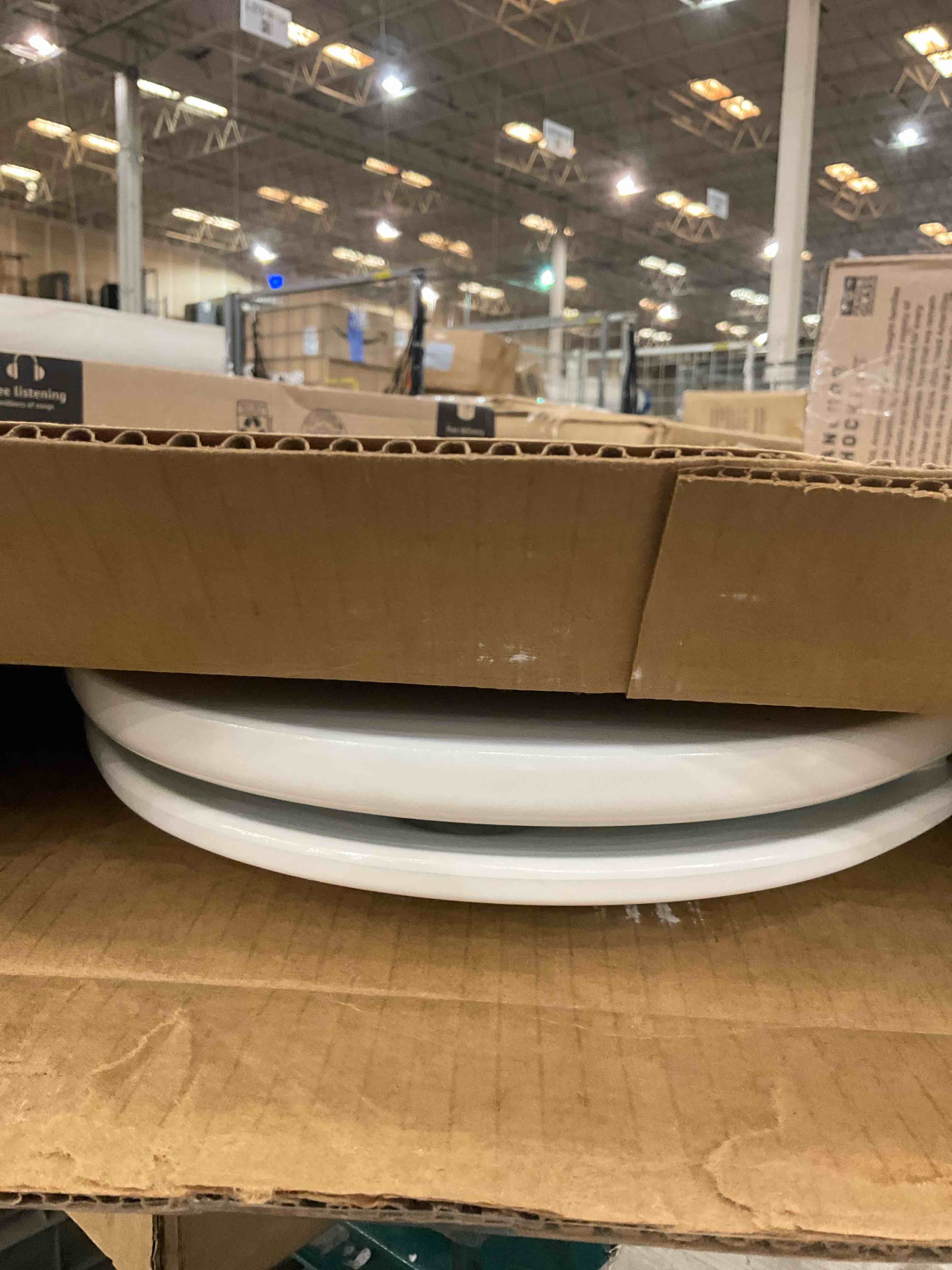 https://s3.amazonaws.com/lotting-images-prod/BargainHunt/EXS01492473_1717523001437.jpeg