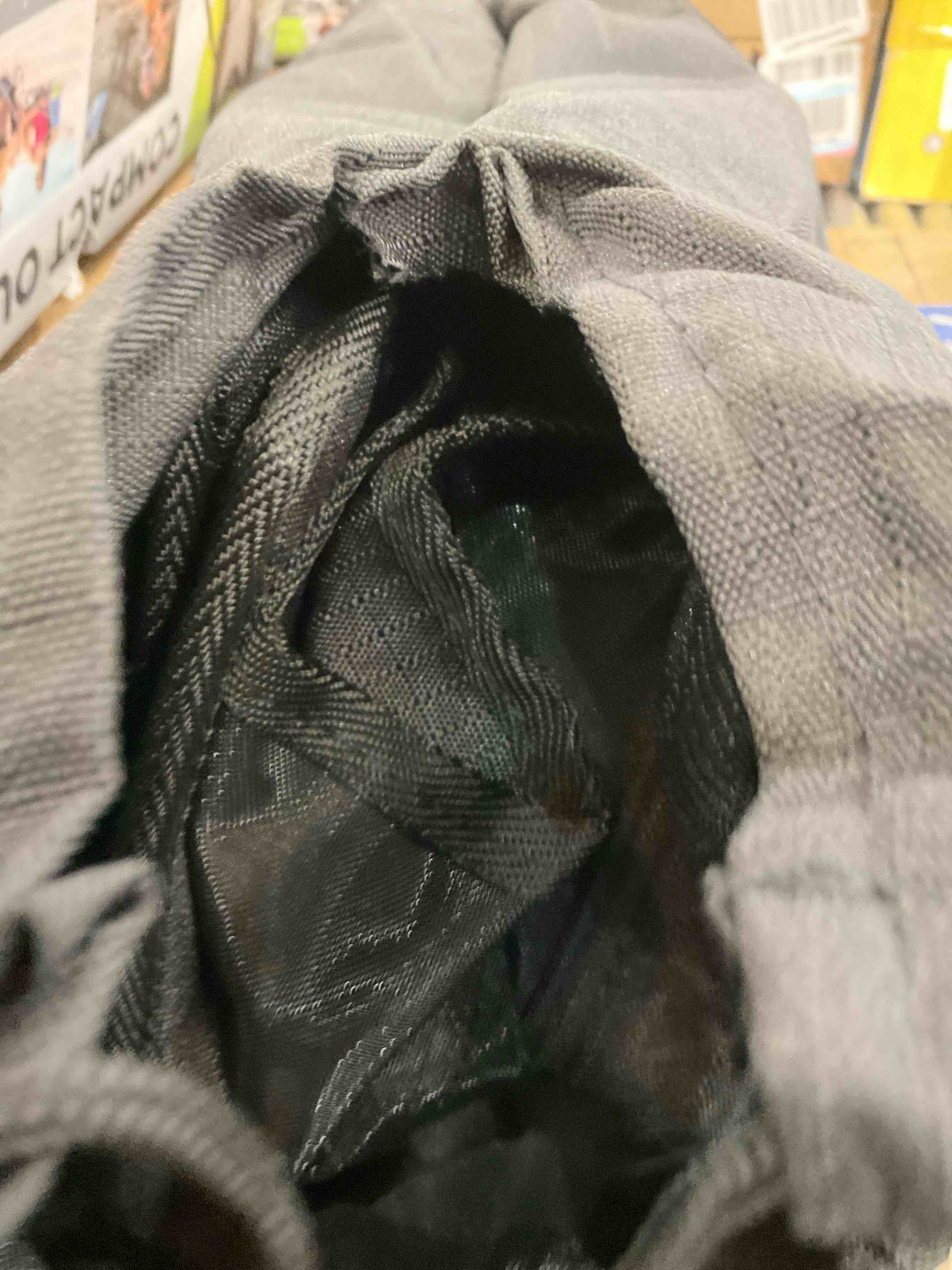 https://s3.amazonaws.com/lotting-images-prod/BargainHunt/EXS01492617_1717773866270.jpeg