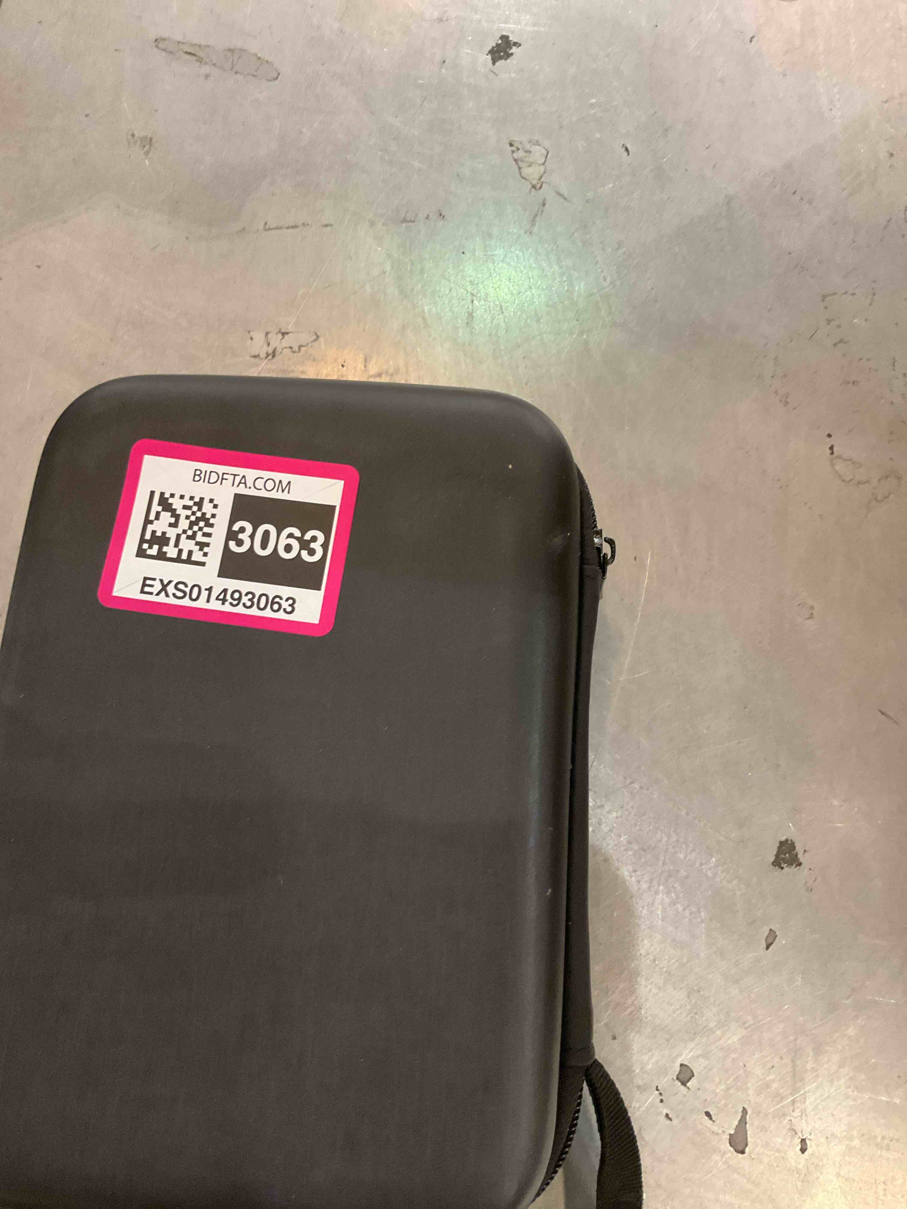 https://s3.amazonaws.com/lotting-images-prod/BargainHunt/EXS01493063_1716318192938.jpeg