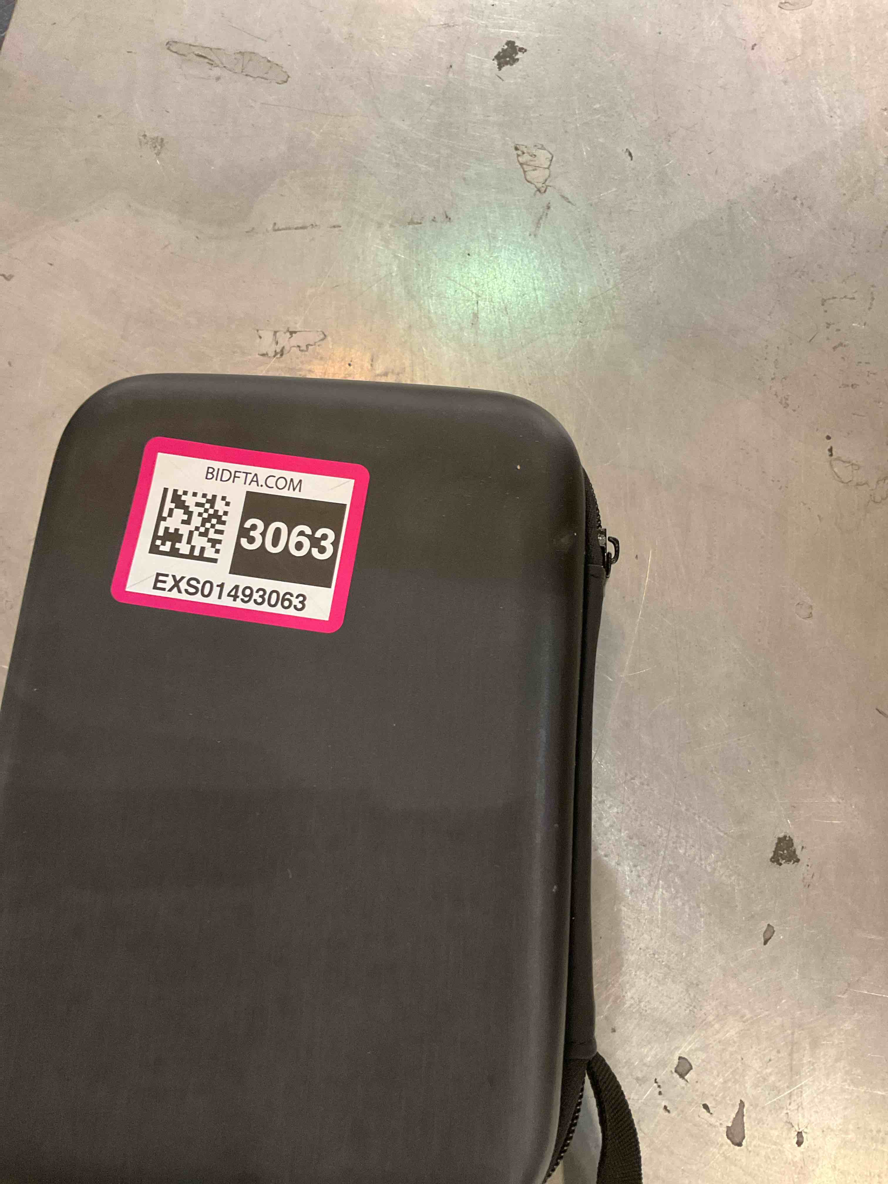 https://s3.amazonaws.com/lotting-images-prod/BargainHunt/EXS01493063_1716318193815.jpeg