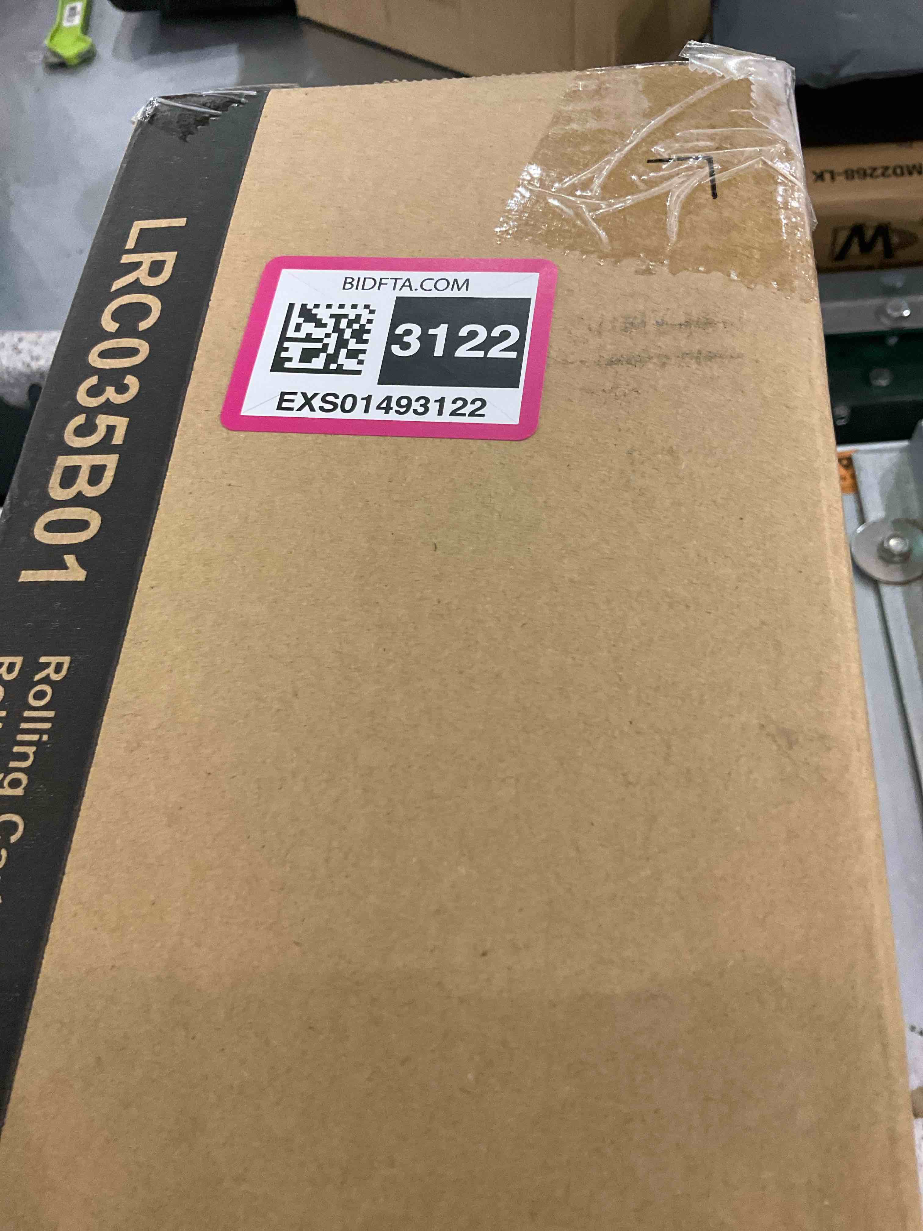 https://s3.amazonaws.com/lotting-images-prod/BargainHunt/EXS01493122_1716384660700.jpeg