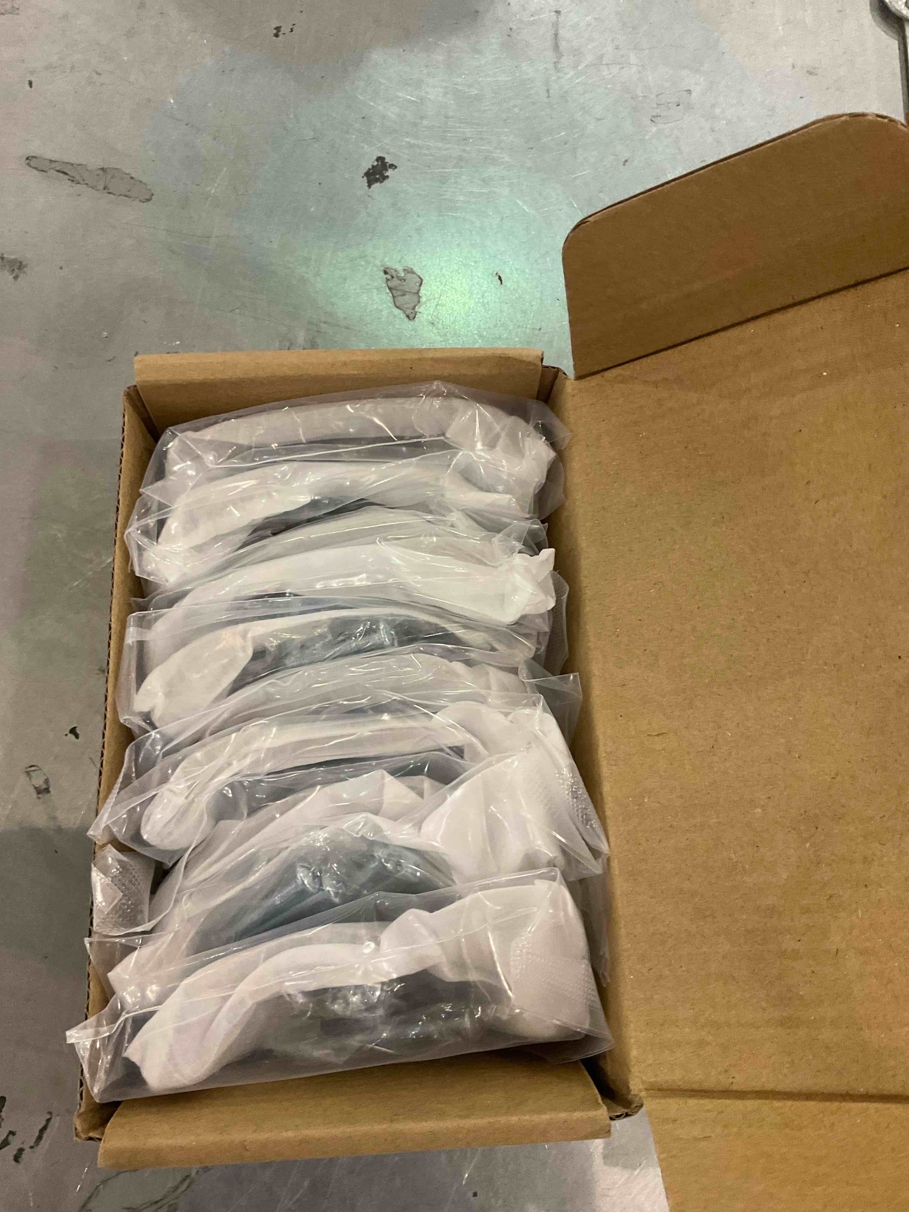 https://s3.amazonaws.com/lotting-images-prod/BargainHunt/EXS01493128_1716385231810.jpeg