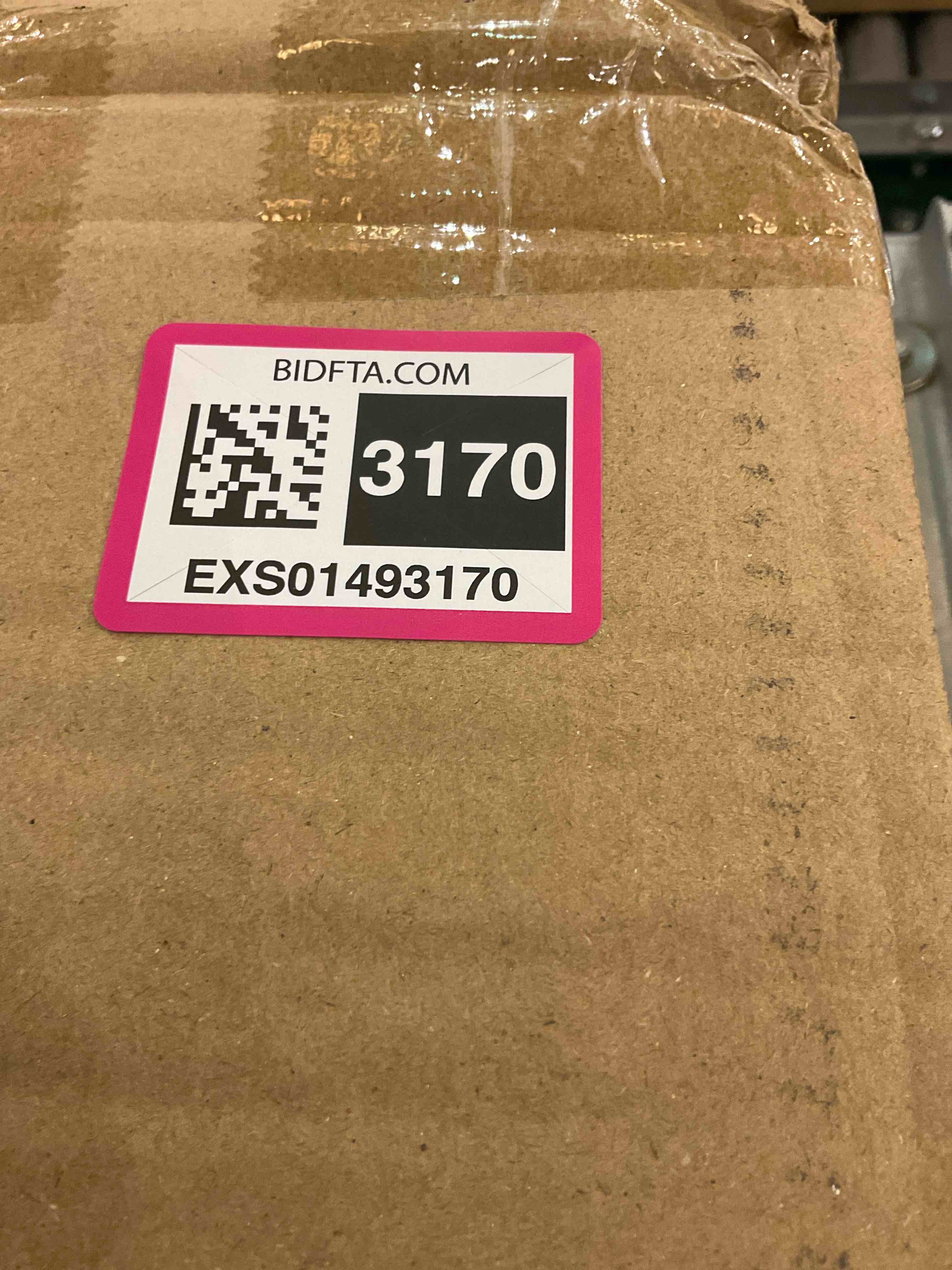 https://s3.amazonaws.com/lotting-images-prod/BargainHunt/EXS01493170_1716389817621.jpeg