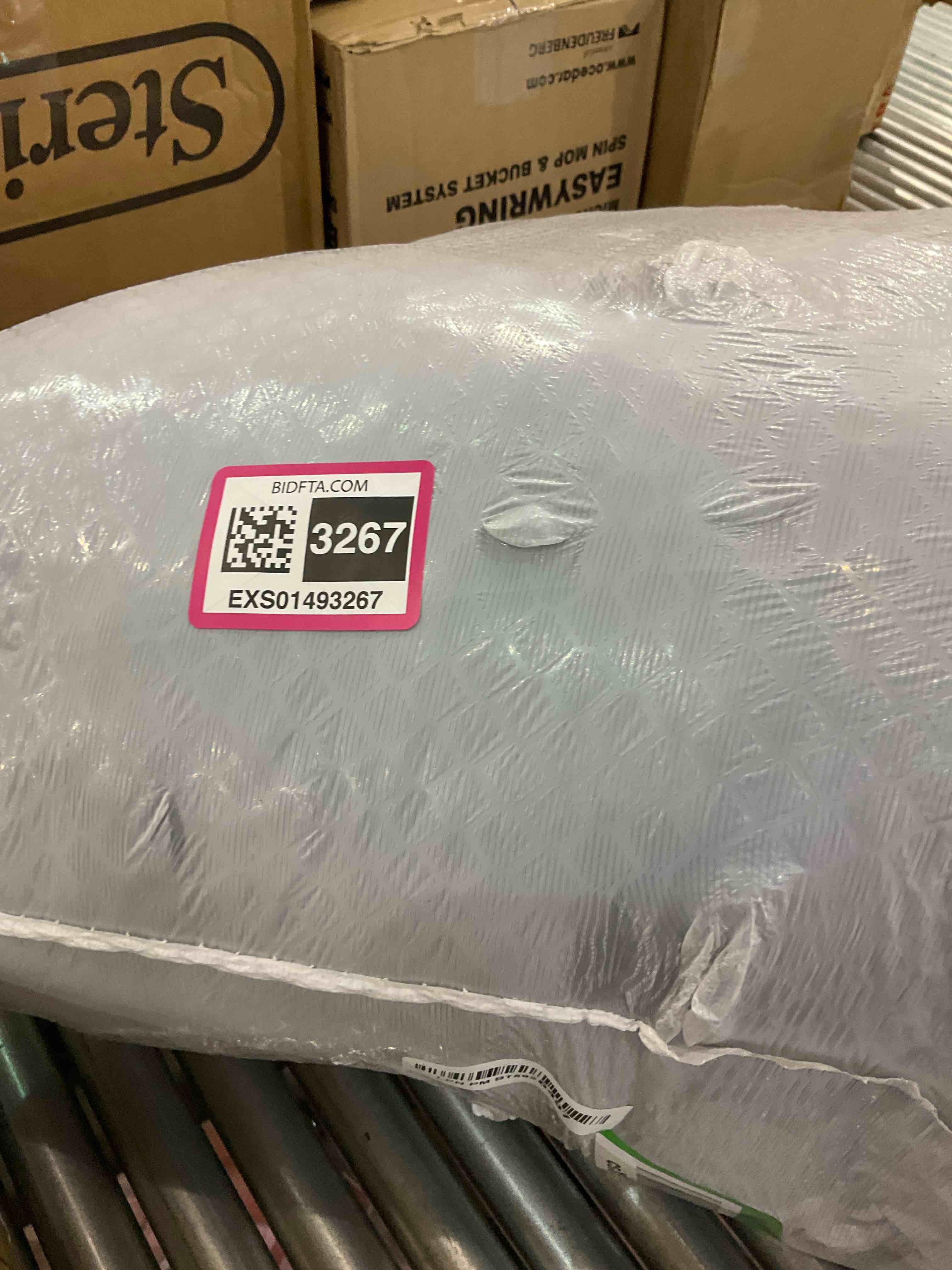 https://s3.amazonaws.com/lotting-images-prod/BargainHunt/EXS01493267_1716468718868.jpeg