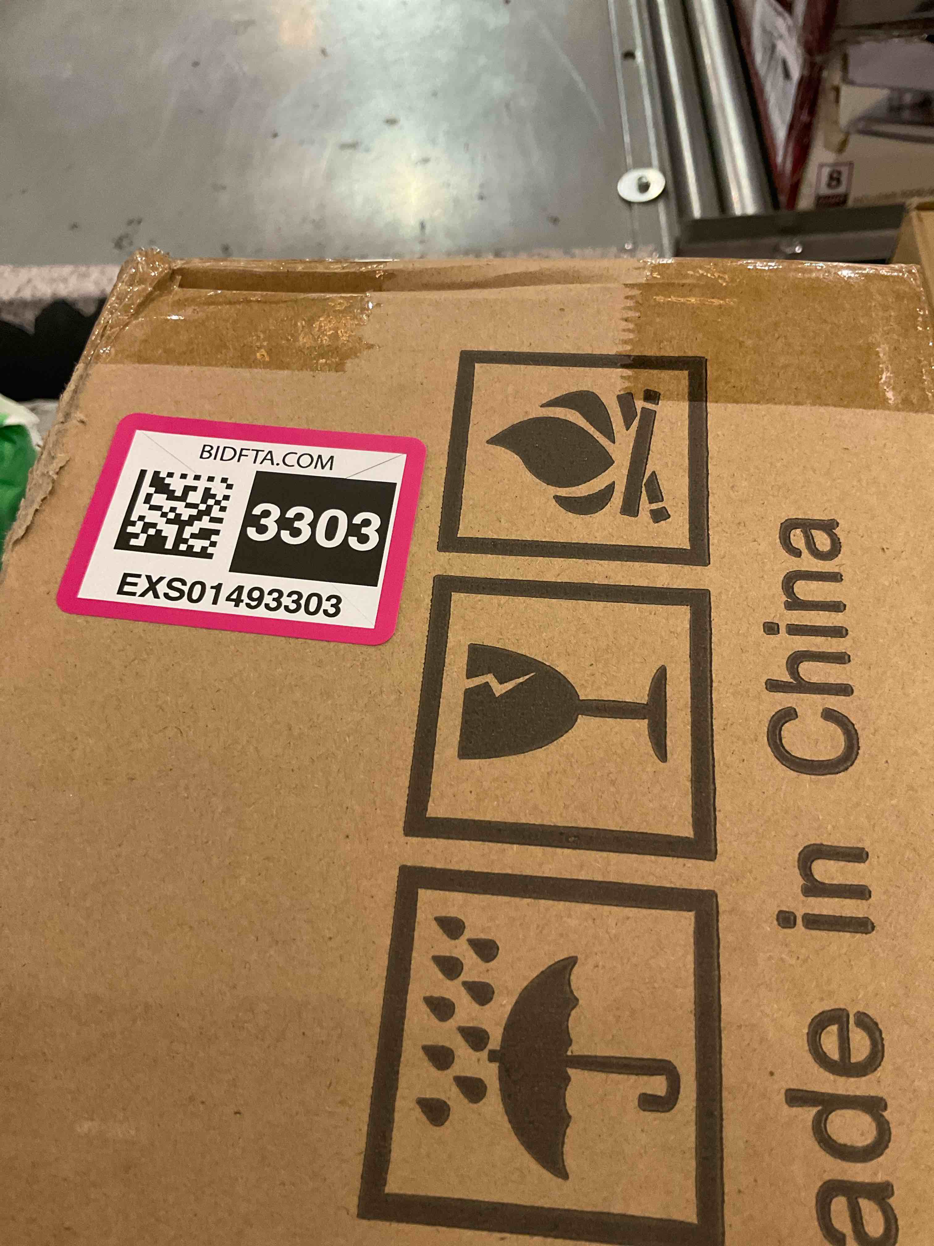 https://s3.amazonaws.com/lotting-images-prod/BargainHunt/EXS01493303_1716474280201.jpeg