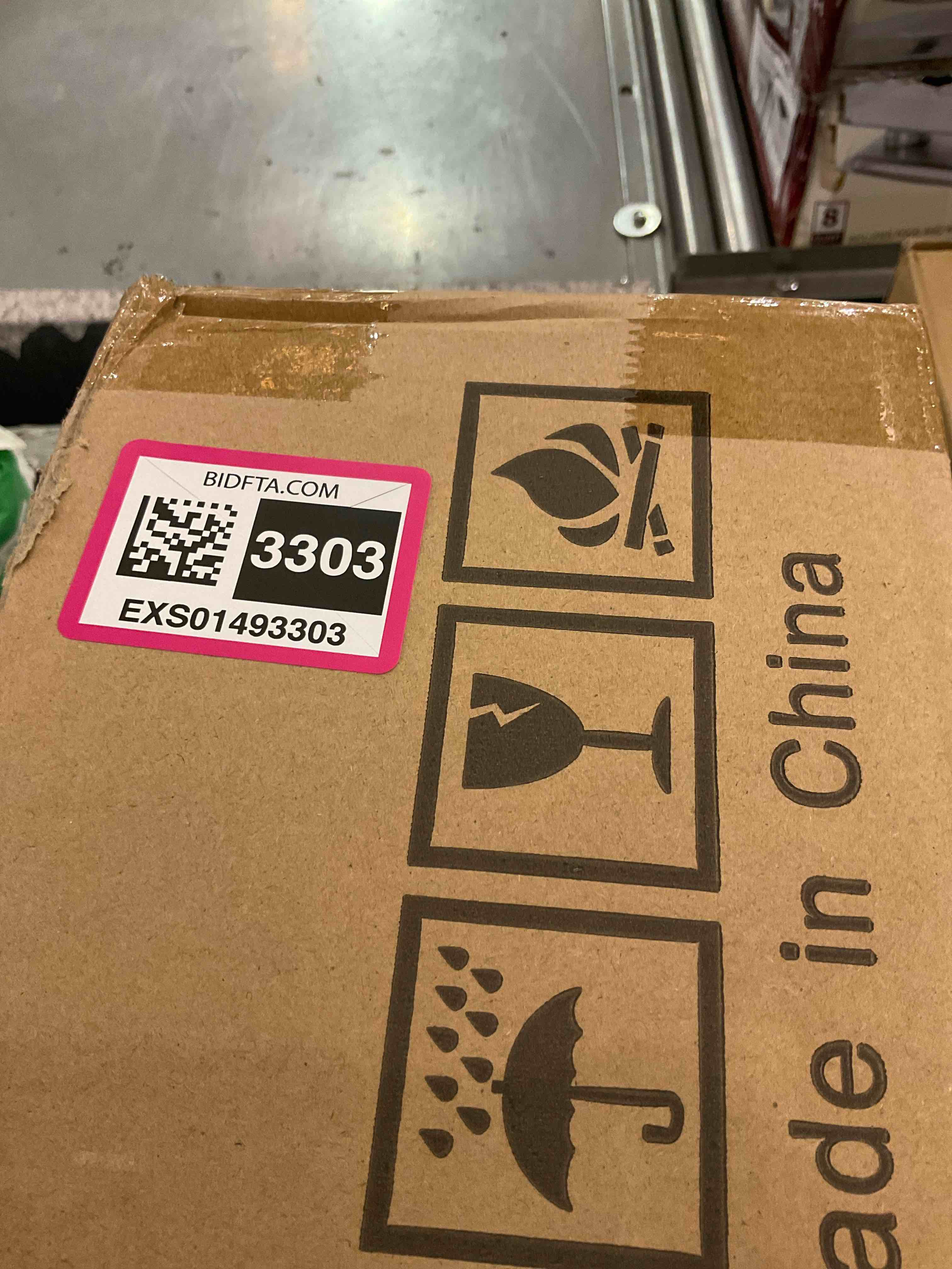 https://s3.amazonaws.com/lotting-images-prod/BargainHunt/EXS01493303_1716474281079.jpeg