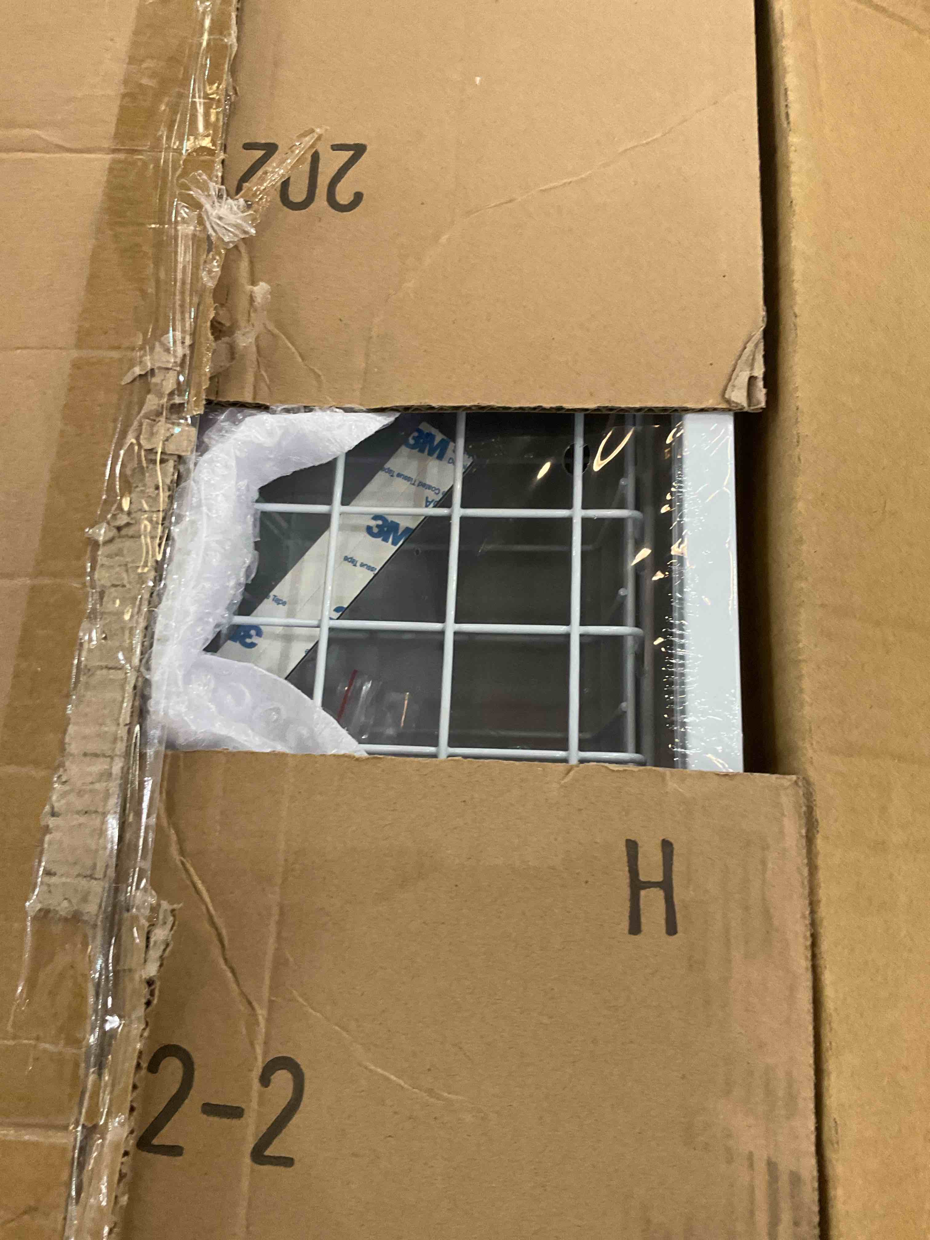 https://s3.amazonaws.com/lotting-images-prod/BargainHunt/EXS01493303_1716474301955.jpeg