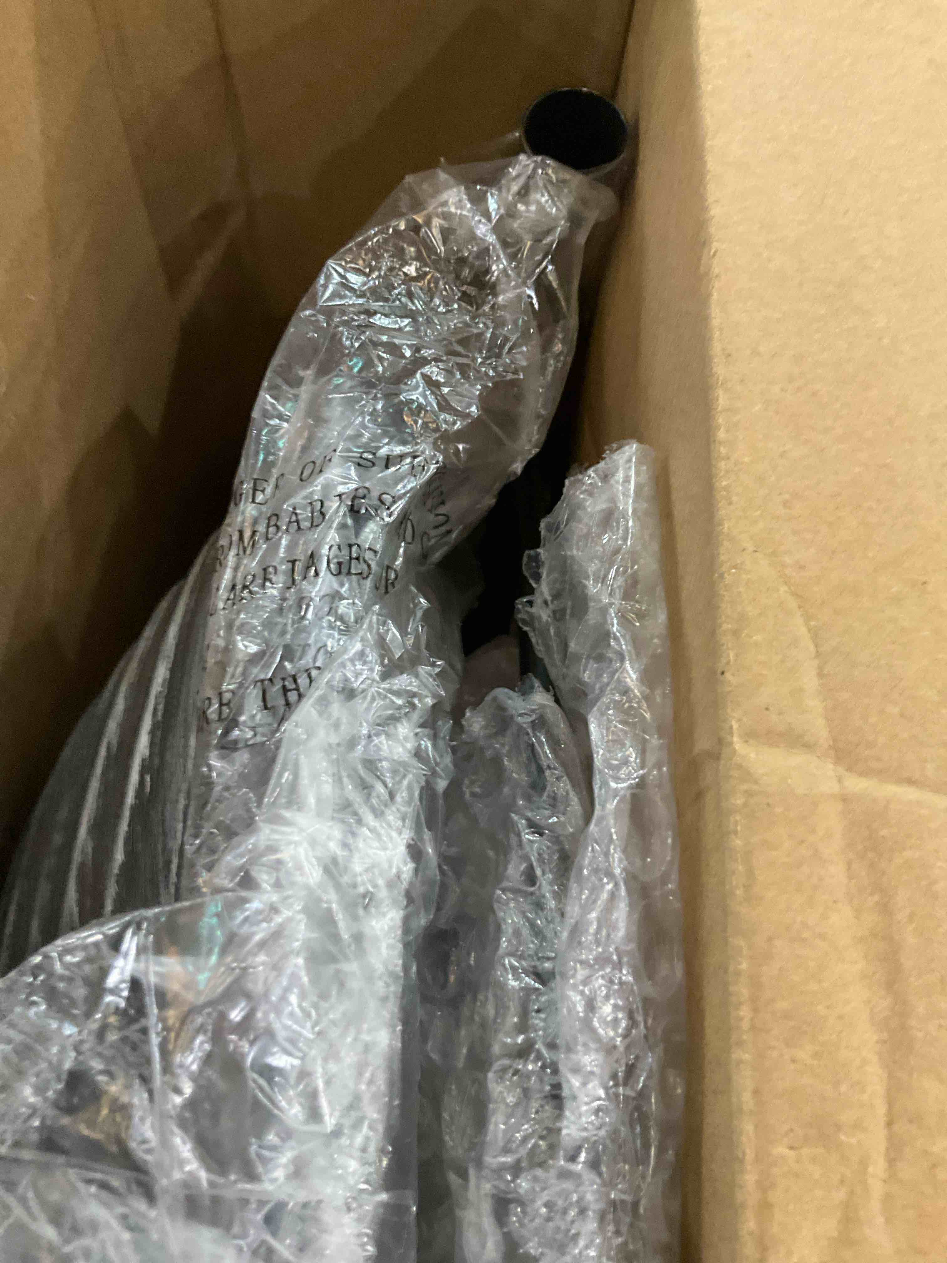https://s3.amazonaws.com/lotting-images-prod/BargainHunt/EXS01493334_1716477384573.jpeg