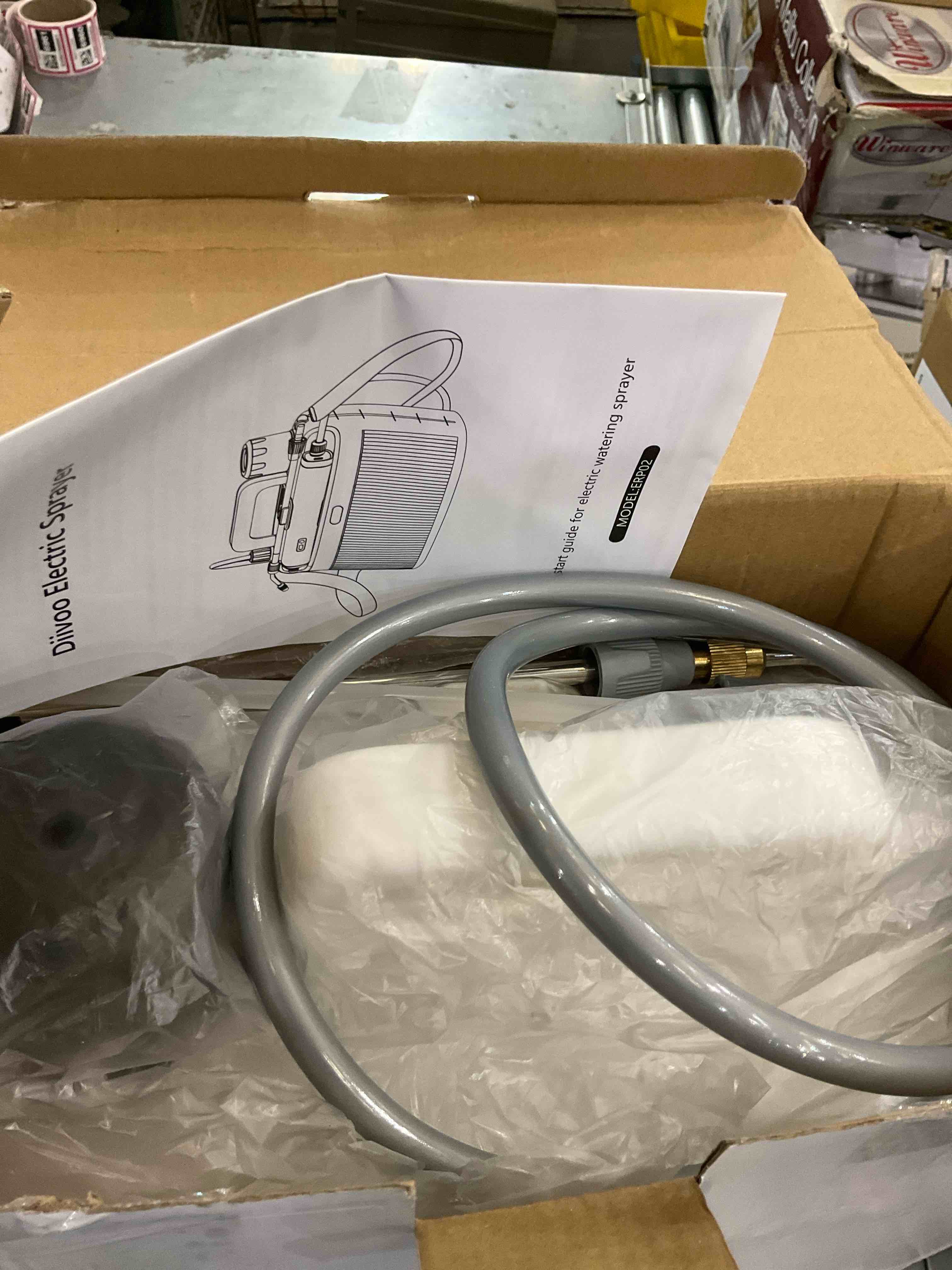 https://s3.amazonaws.com/lotting-images-prod/BargainHunt/EXS01493335_1716477489886.jpeg