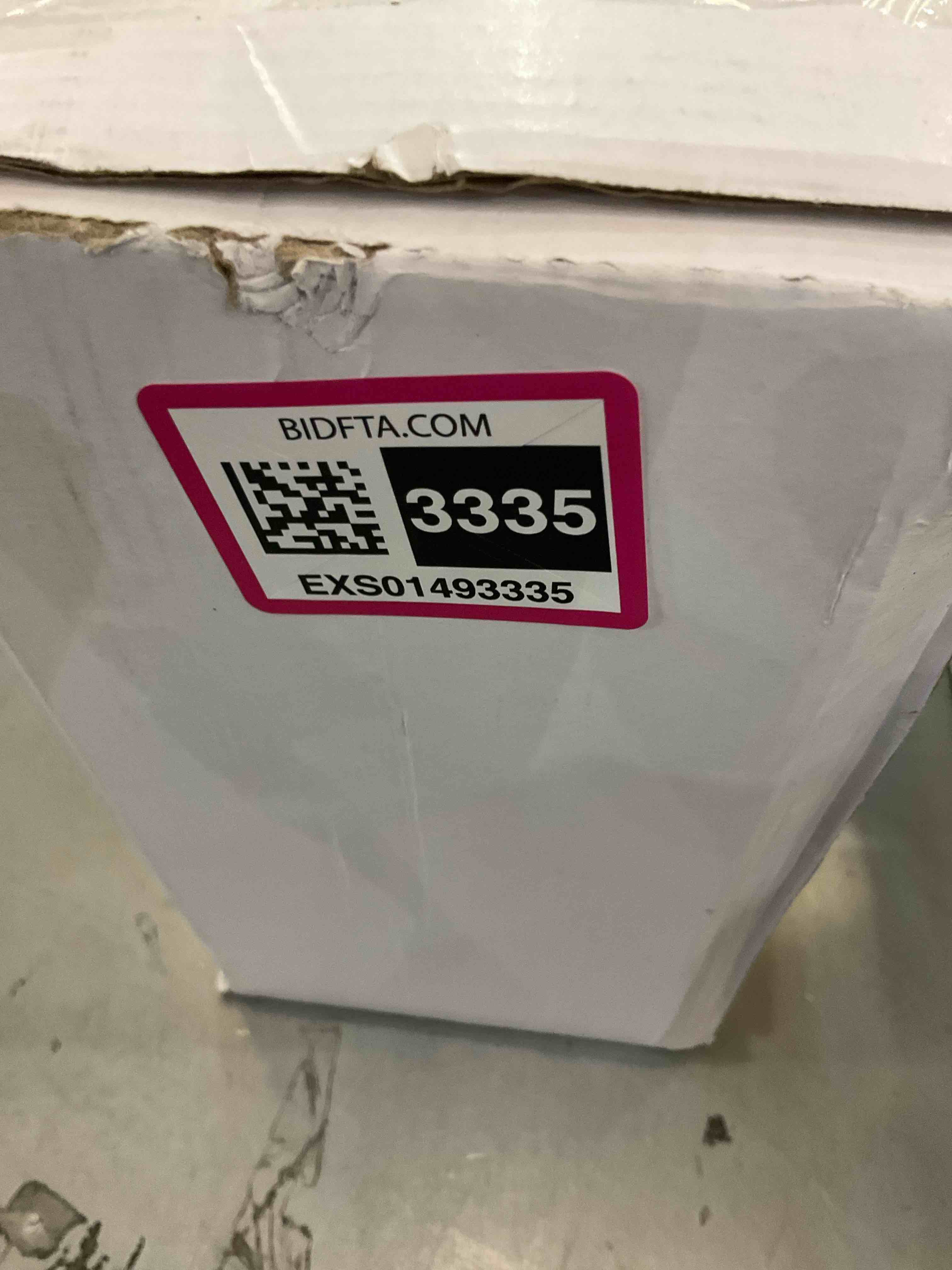 https://s3.amazonaws.com/lotting-images-prod/BargainHunt/EXS01493335_1716477530036.jpeg