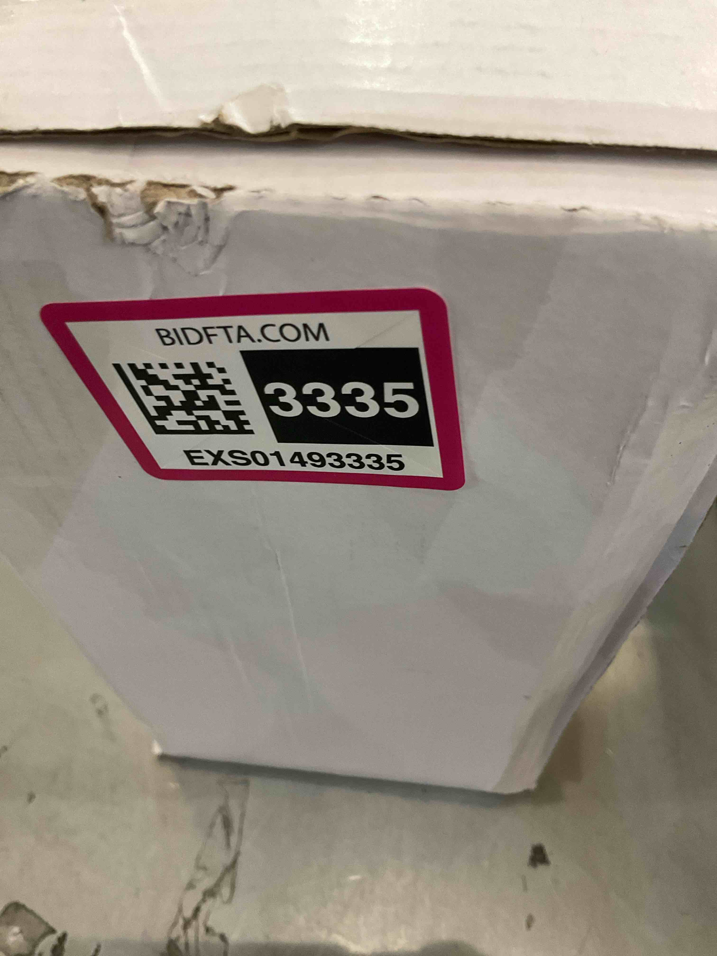 https://s3.amazonaws.com/lotting-images-prod/BargainHunt/EXS01493335_1716477531723.jpeg