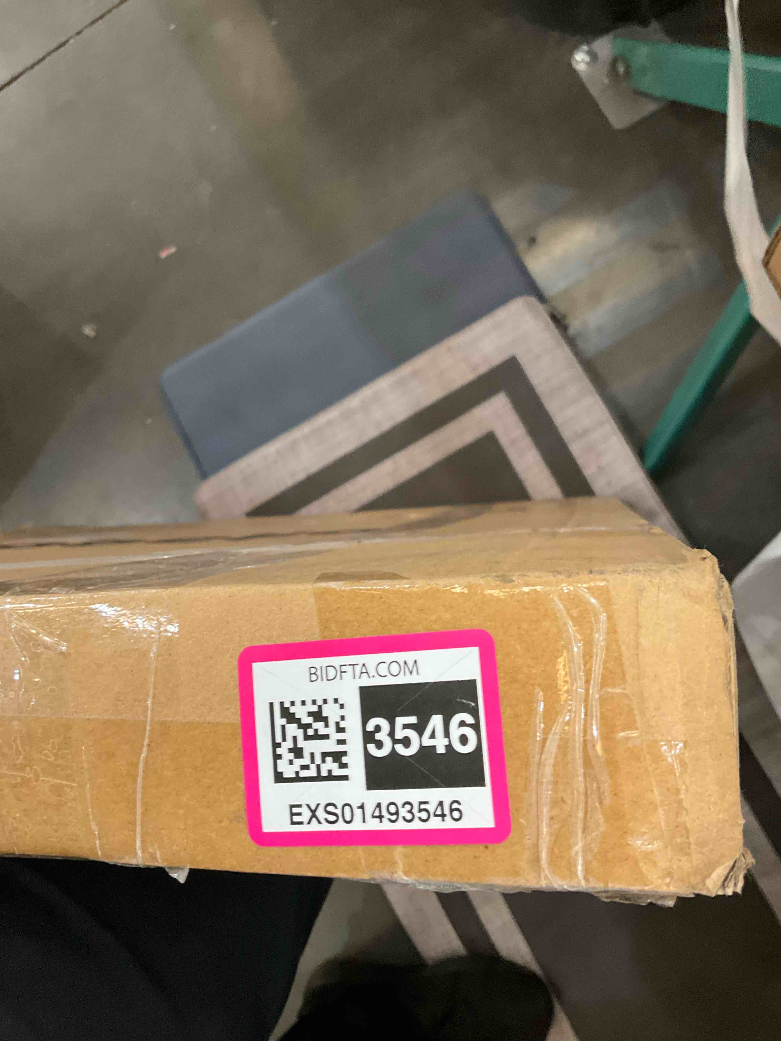 https://s3.amazonaws.com/lotting-images-prod/BargainHunt/EXS01493546_1721070564337.jpeg