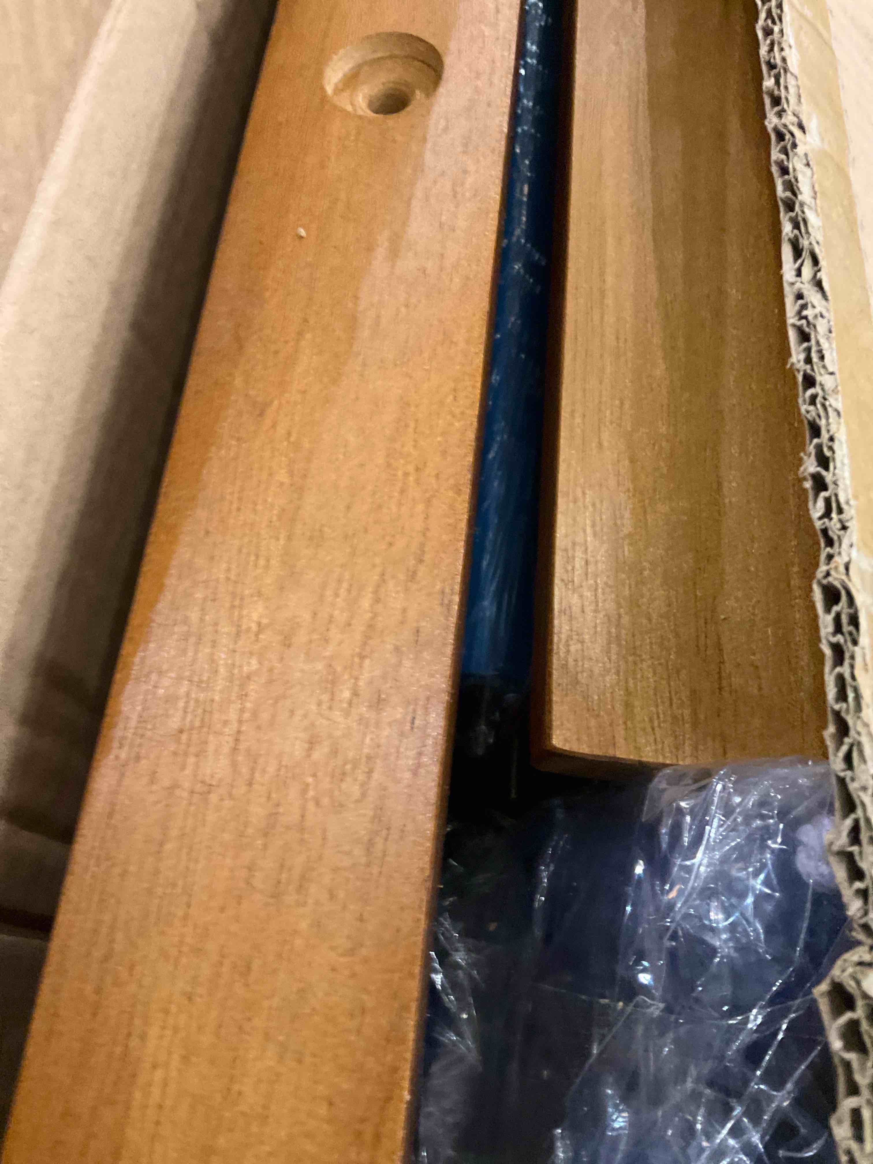 https://s3.amazonaws.com/lotting-images-prod/BargainHunt/EXS01493642_1721143769046.jpeg