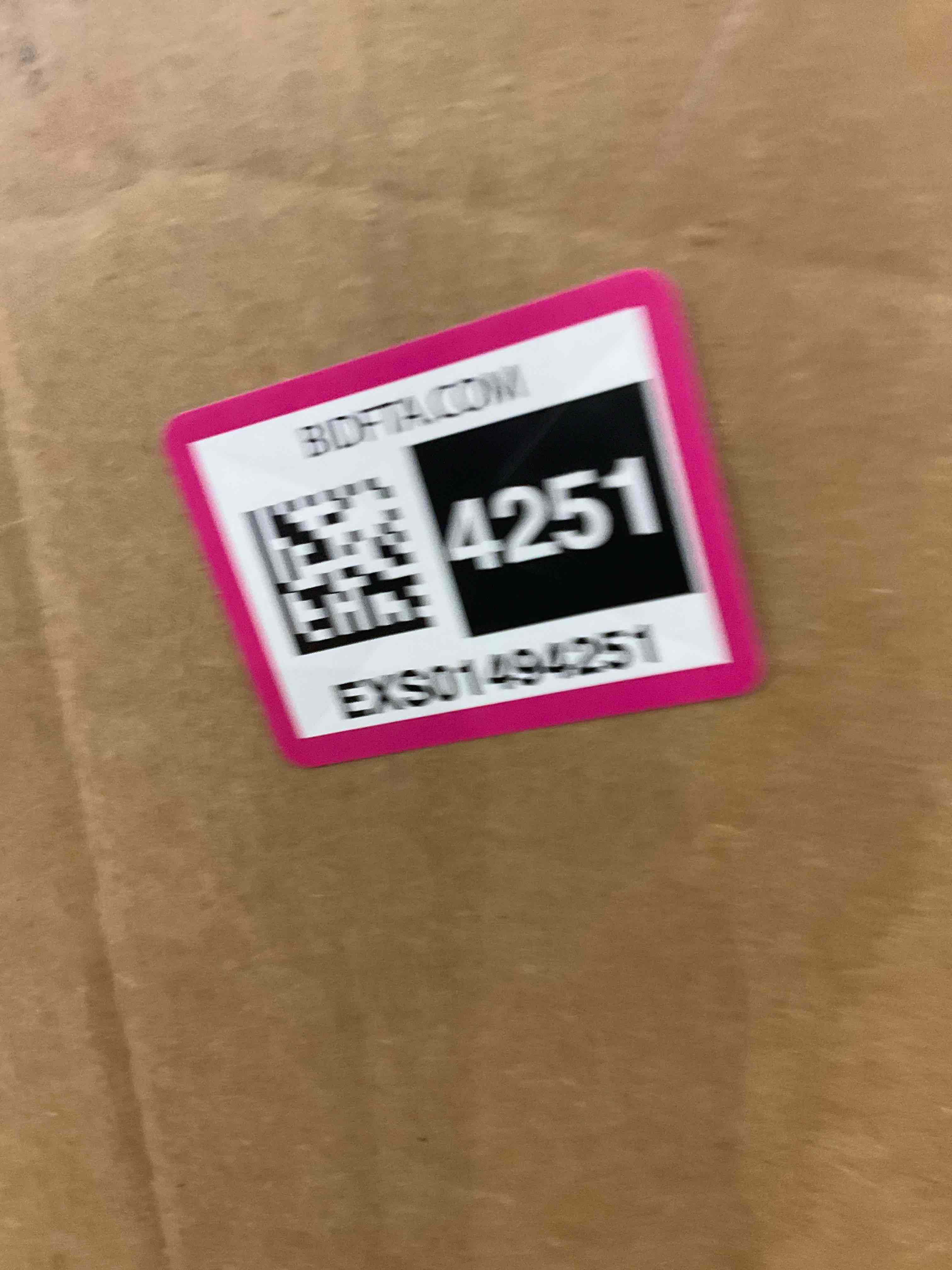 https://s3.amazonaws.com/lotting-images-prod/BargainHunt/EXS01494251_1716898677628.jpeg