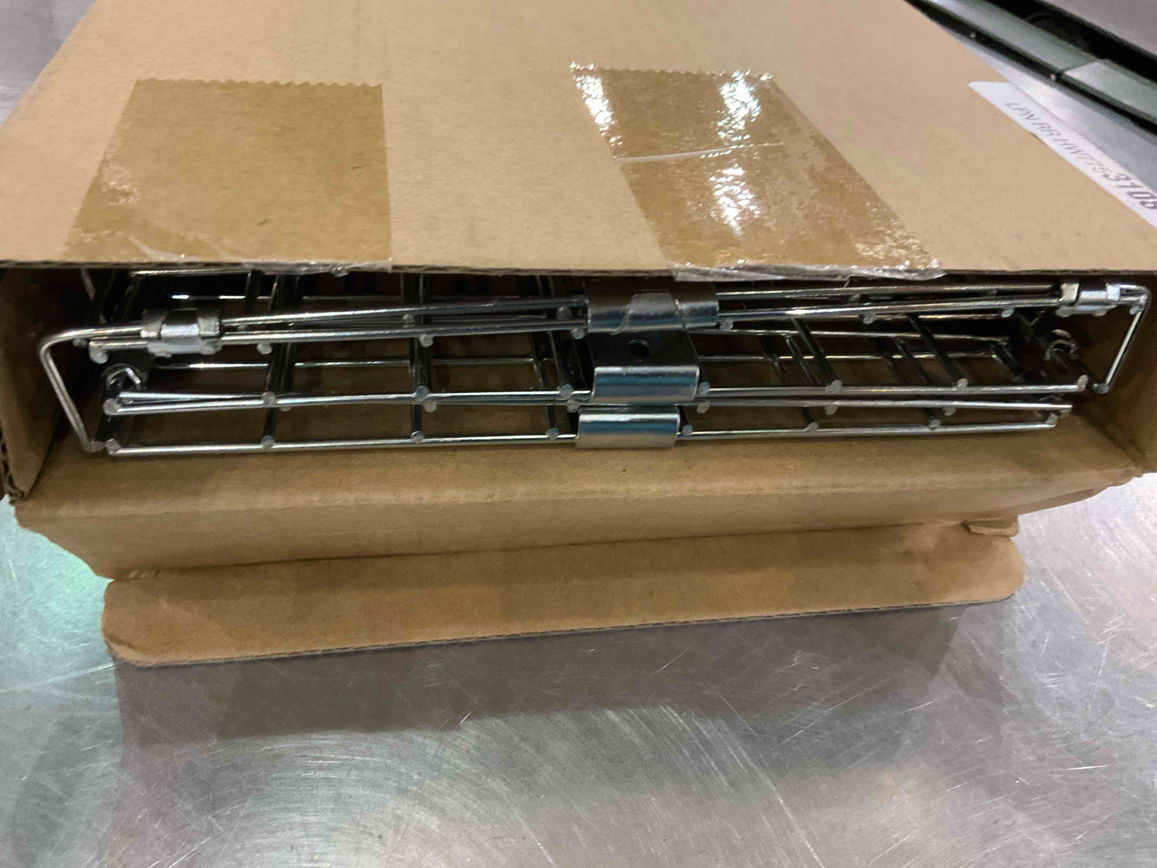 https://s3.amazonaws.com/lotting-images-prod/BargainHunt/EXS01494885_1717513695924.jpeg