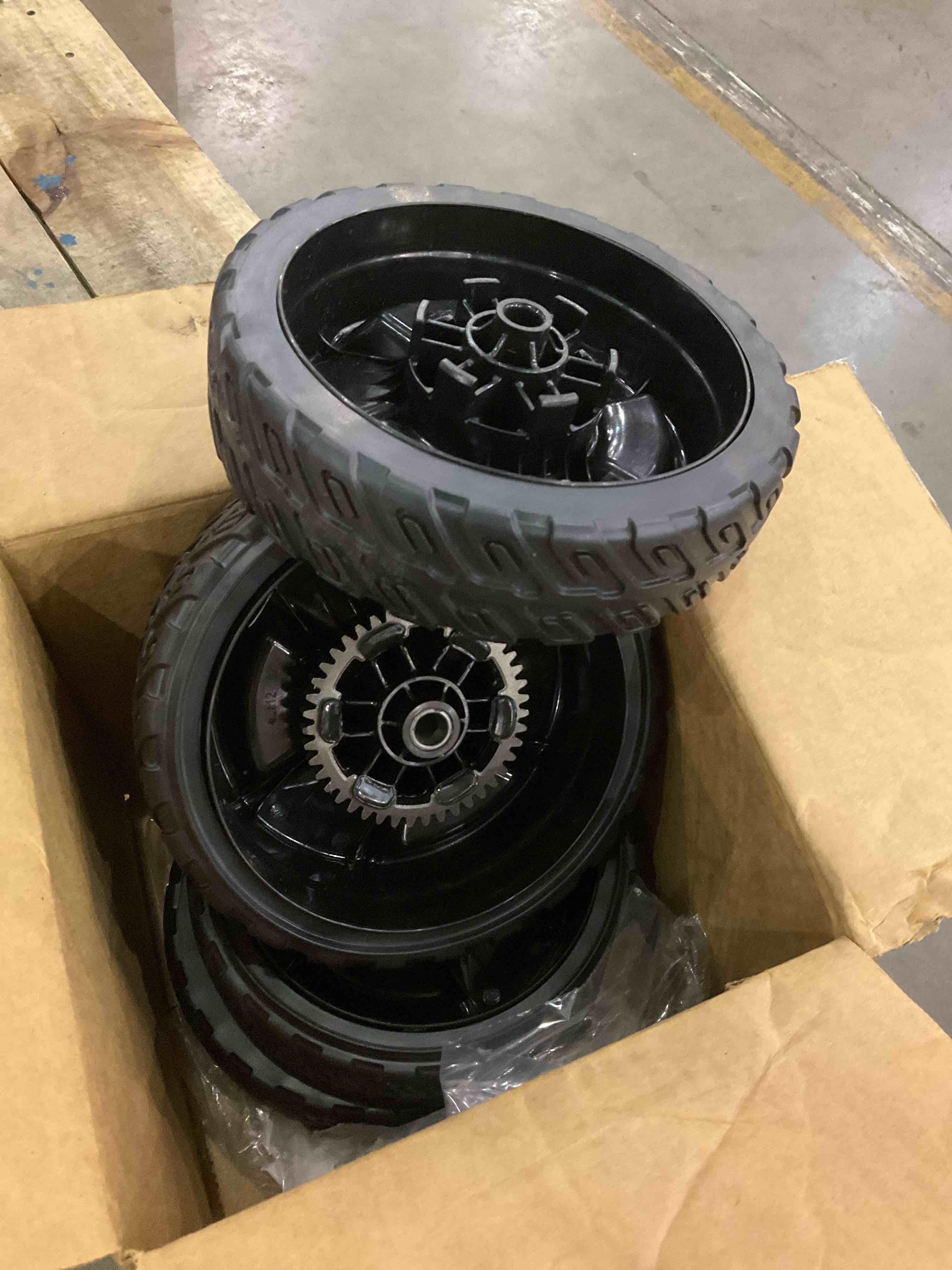 https://s3.amazonaws.com/lotting-images-prod/BargainHunt/EXS01494992_1717590417910.jpeg