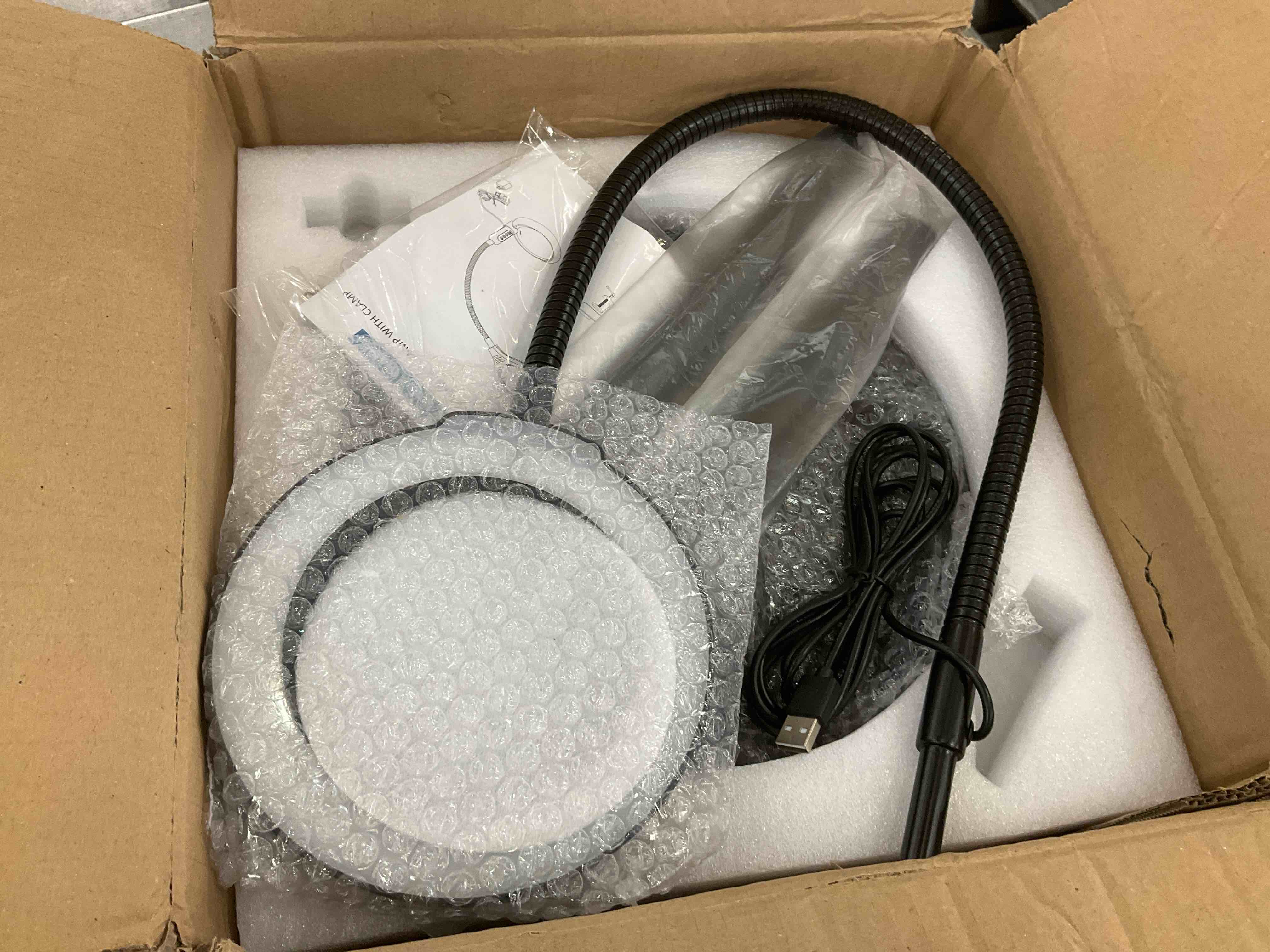 https://s3.amazonaws.com/lotting-images-prod/BargainHunt/EXS01495002_1716219878624.jpeg