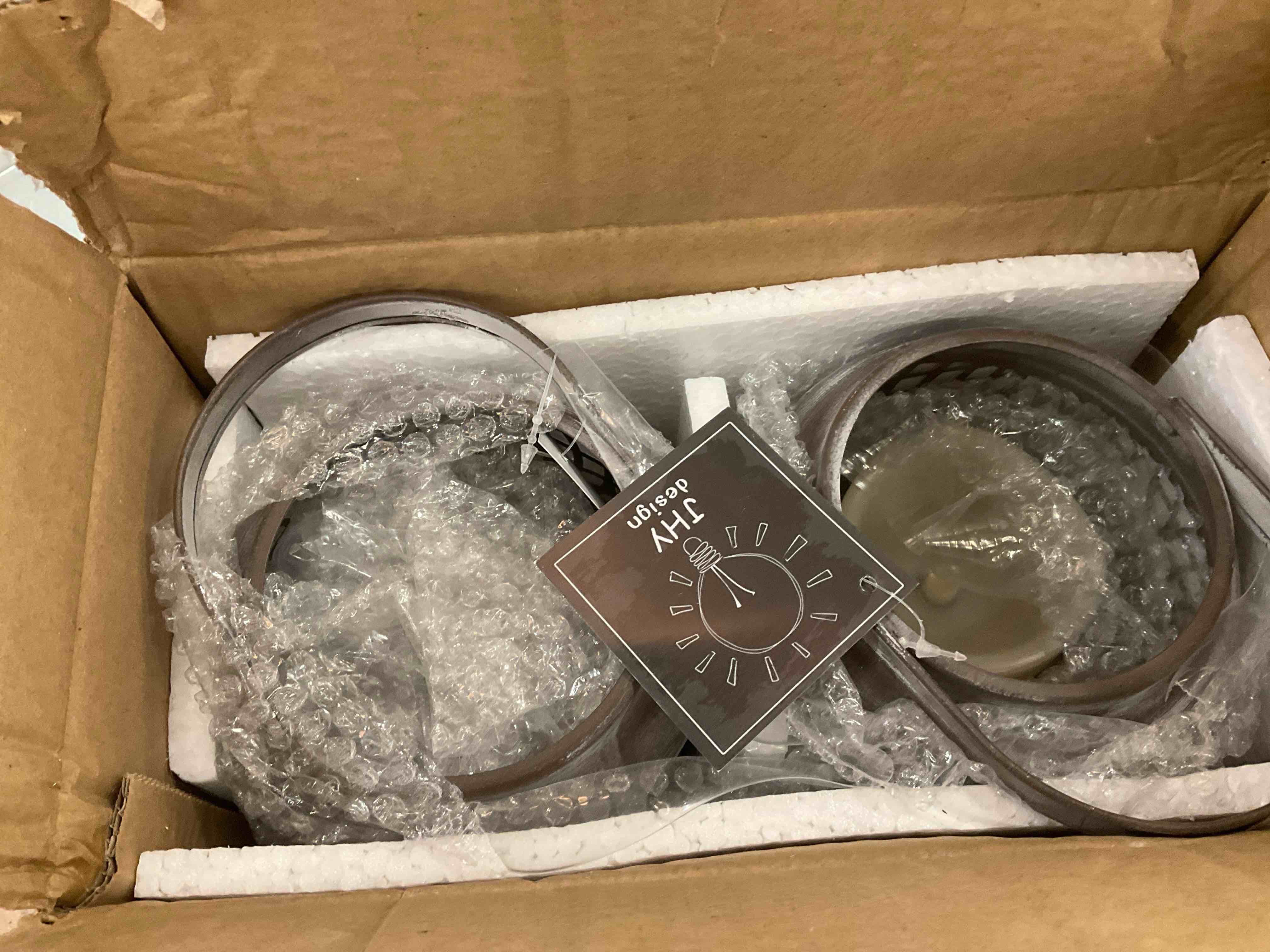 https://s3.amazonaws.com/lotting-images-prod/BargainHunt/EXS01495020_1716225143224.jpeg