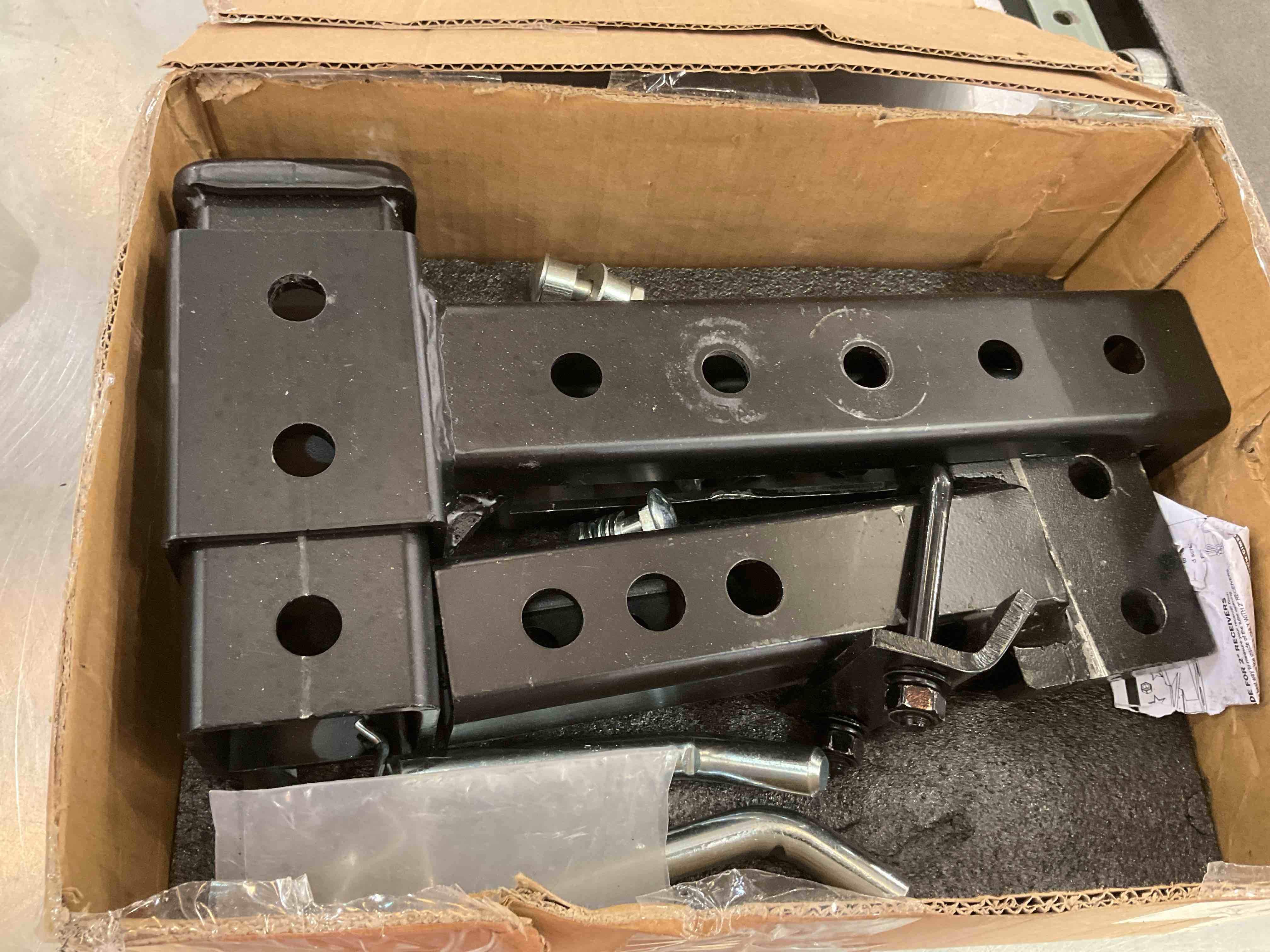 https://s3.amazonaws.com/lotting-images-prod/BargainHunt/EXS01495036_1716229643724.jpeg