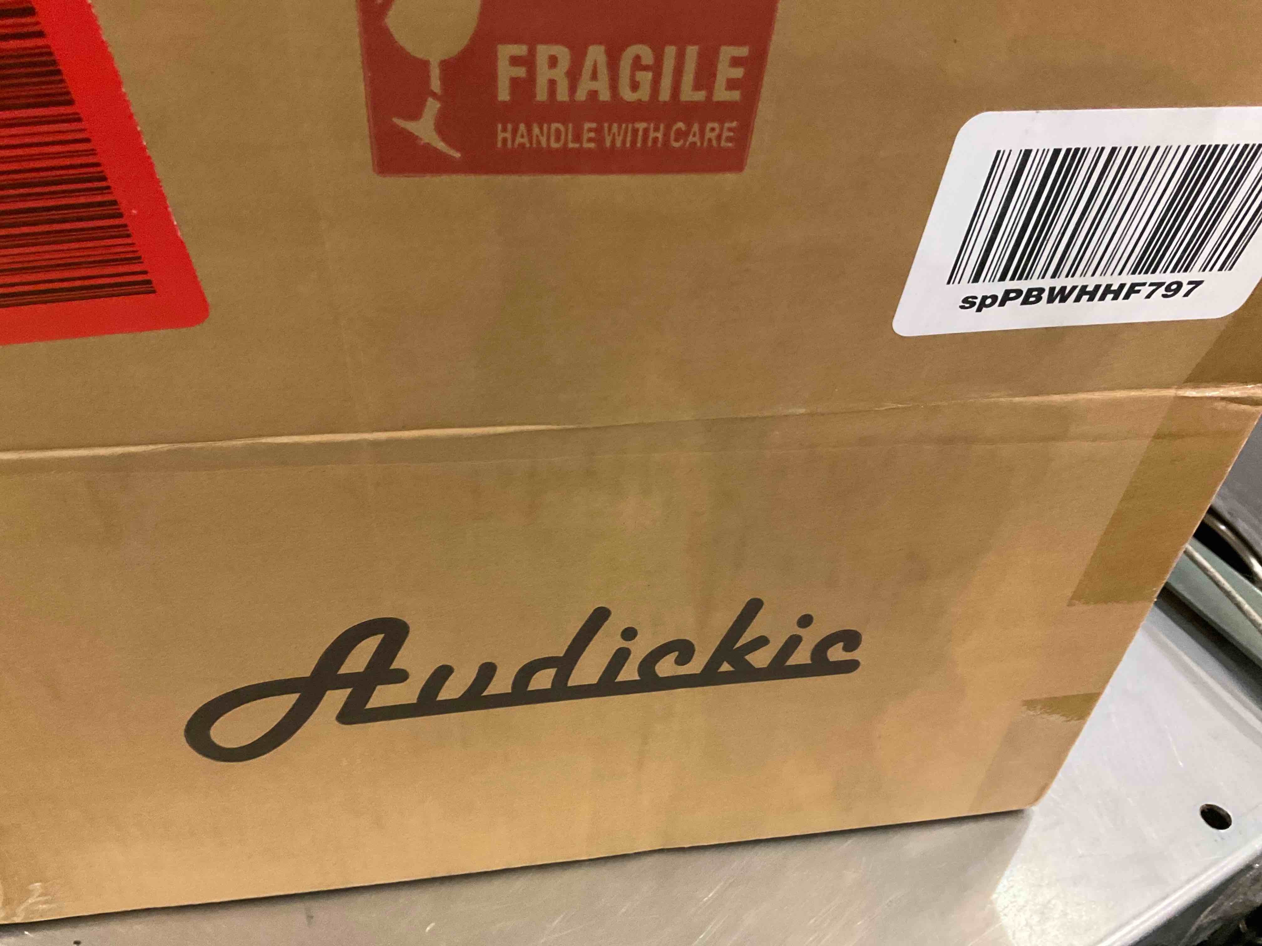 https://s3.amazonaws.com/lotting-images-prod/BargainHunt/EXS01495108_1716298056319.jpeg