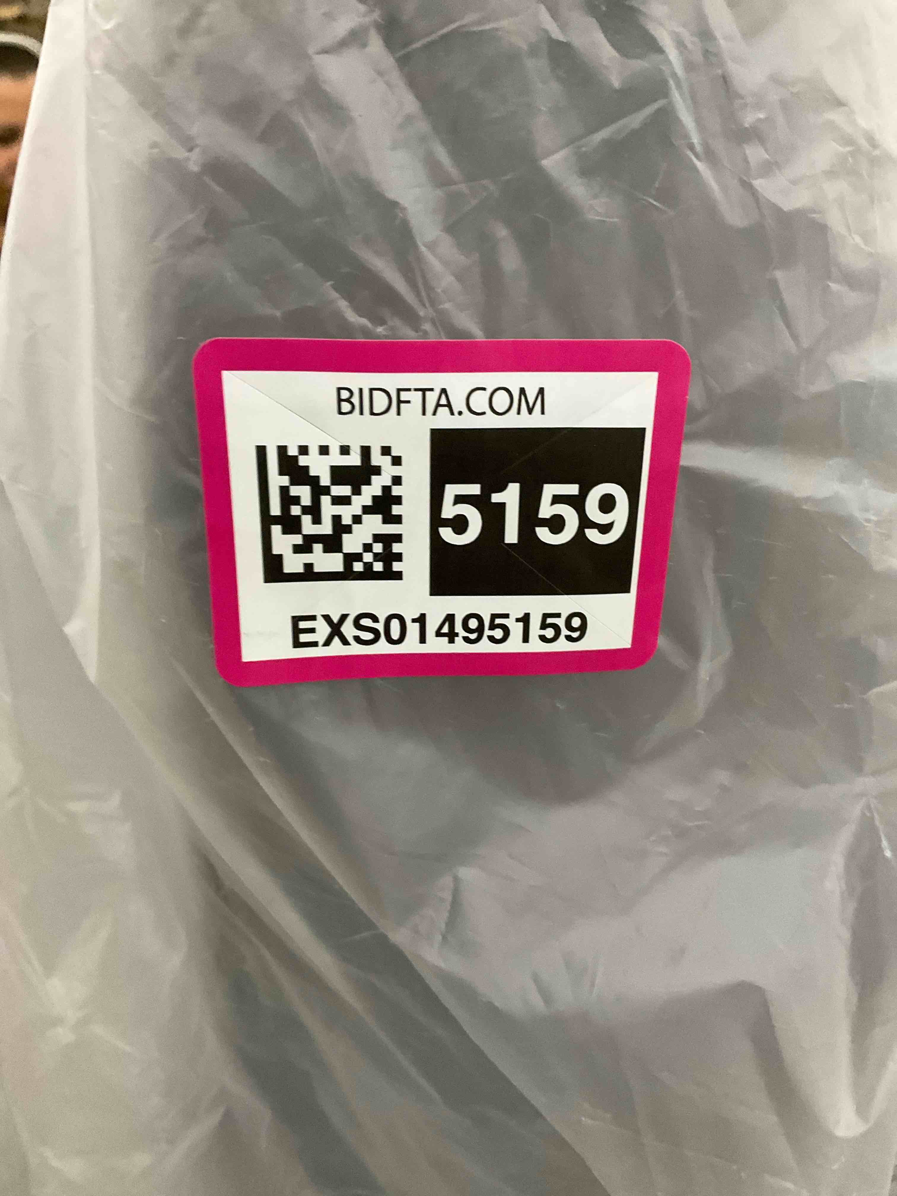 https://s3.amazonaws.com/lotting-images-prod/BargainHunt/EXS01495159_1716304846535.jpeg
