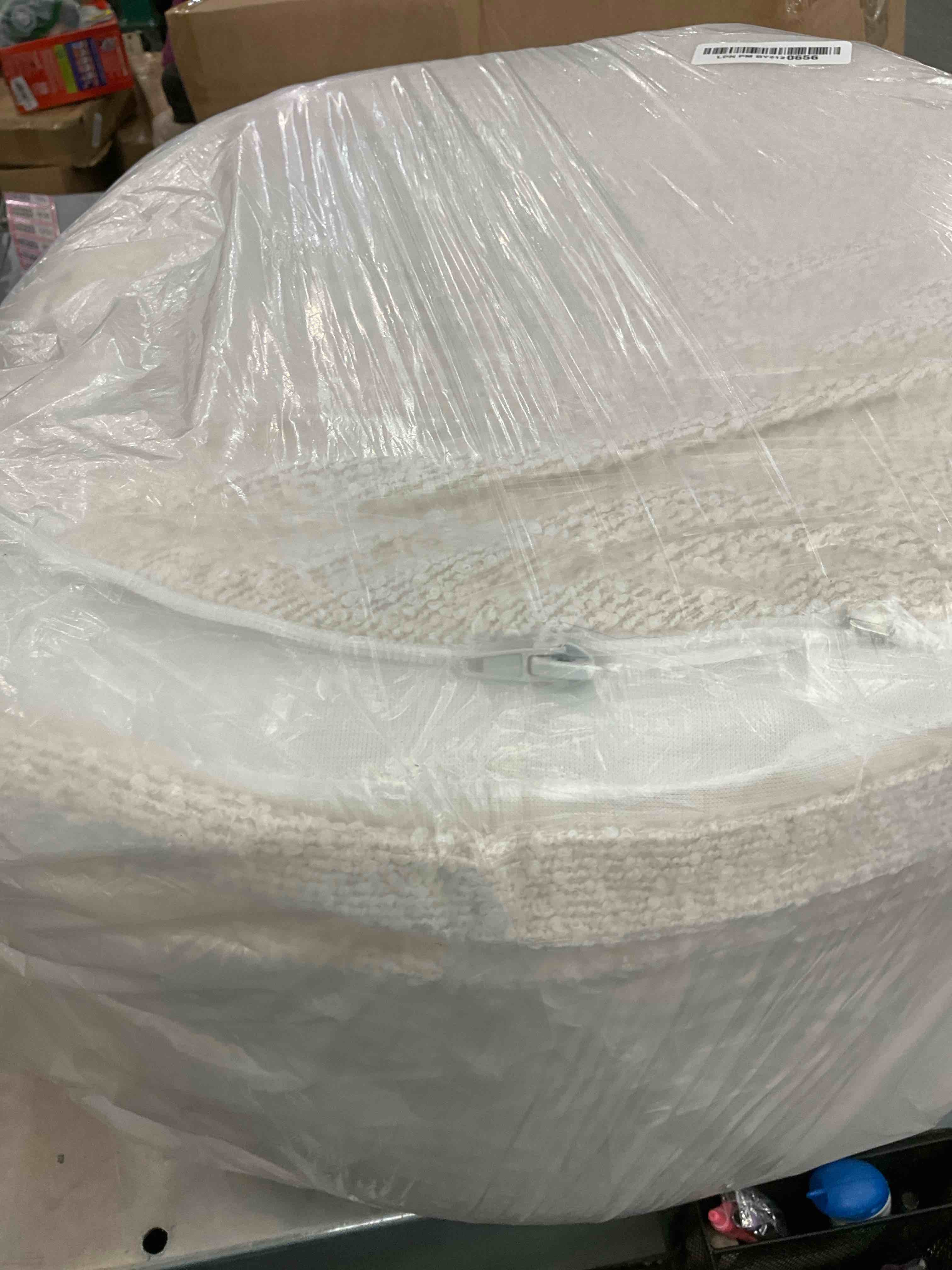 https://s3.amazonaws.com/lotting-images-prod/BargainHunt/EXS01495160_1716304886856.jpeg