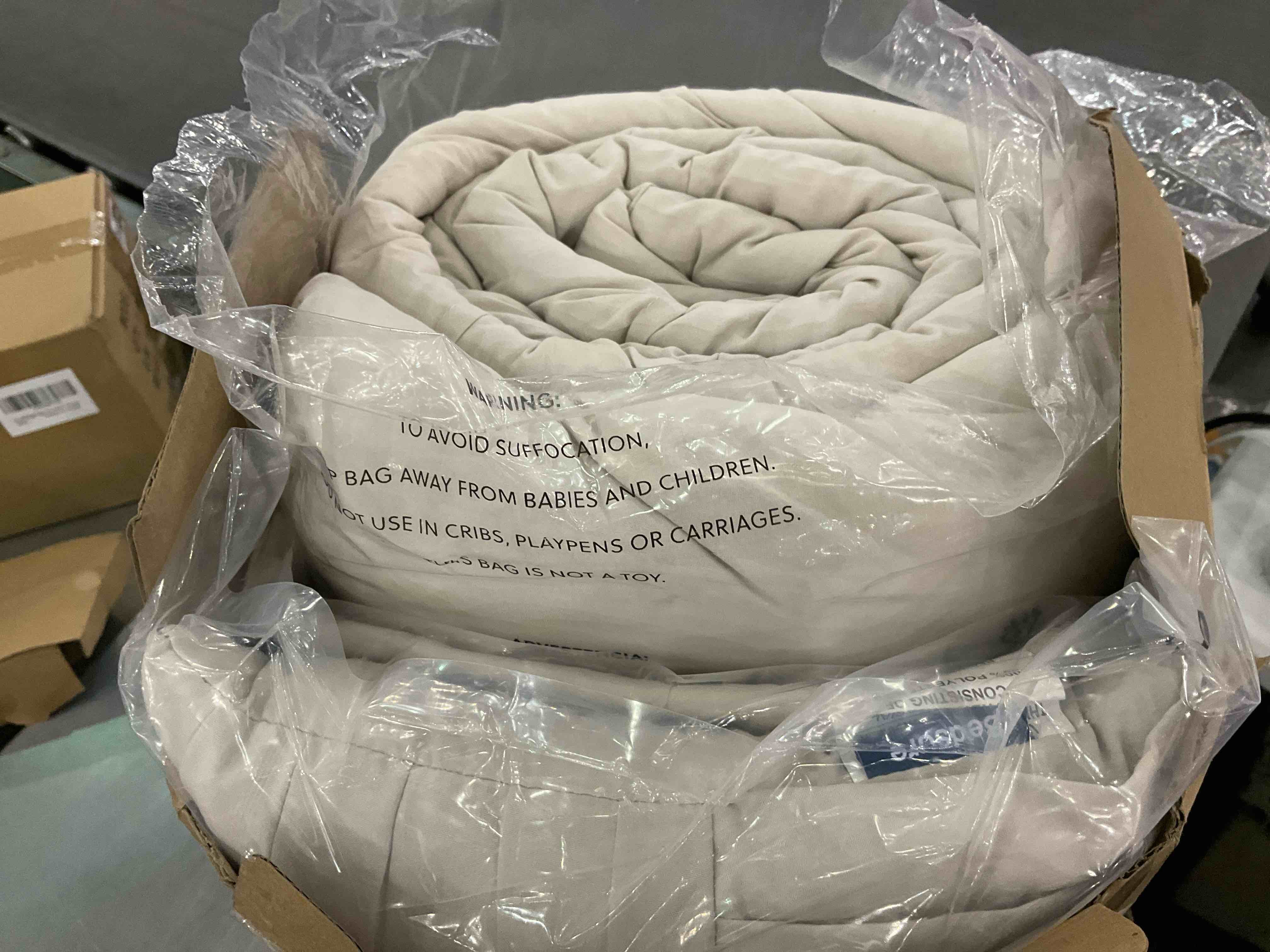 https://s3.amazonaws.com/lotting-images-prod/BargainHunt/EXS01495280_1716384482322.jpeg