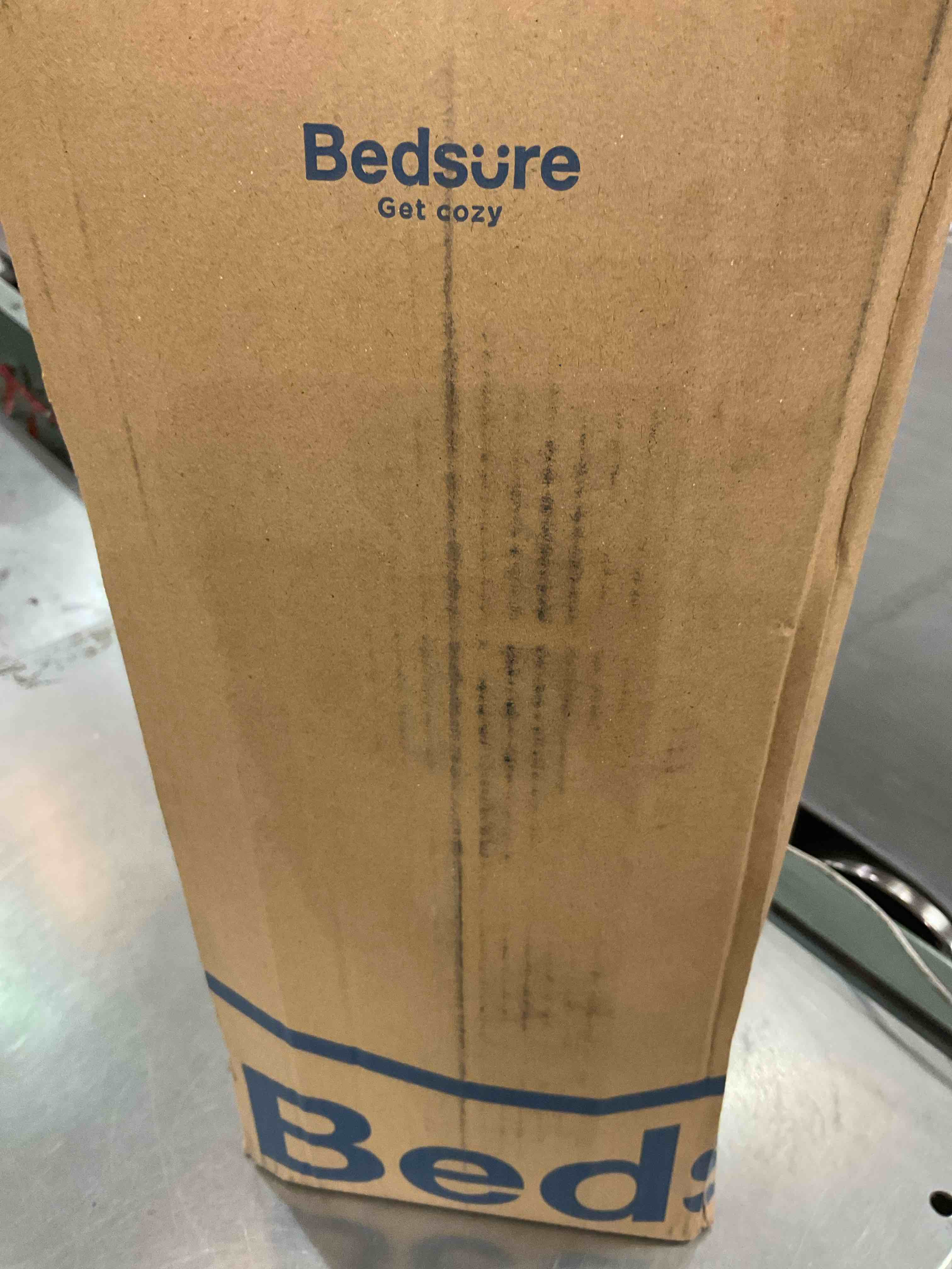 https://s3.amazonaws.com/lotting-images-prod/BargainHunt/EXS01495344_1716400037838.jpeg