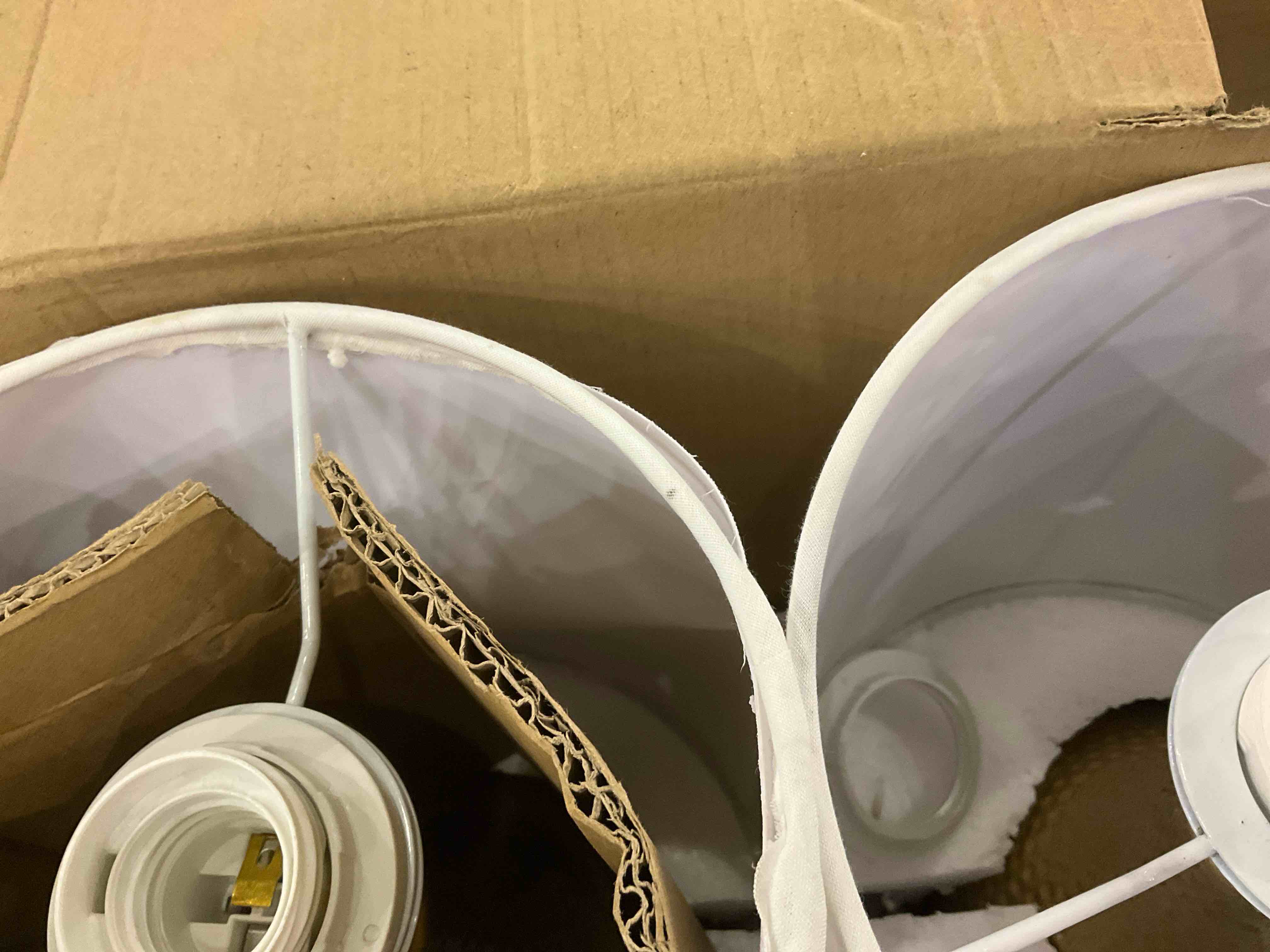 https://s3.amazonaws.com/lotting-images-prod/BargainHunt/EXS01495367_1716404467926.jpeg