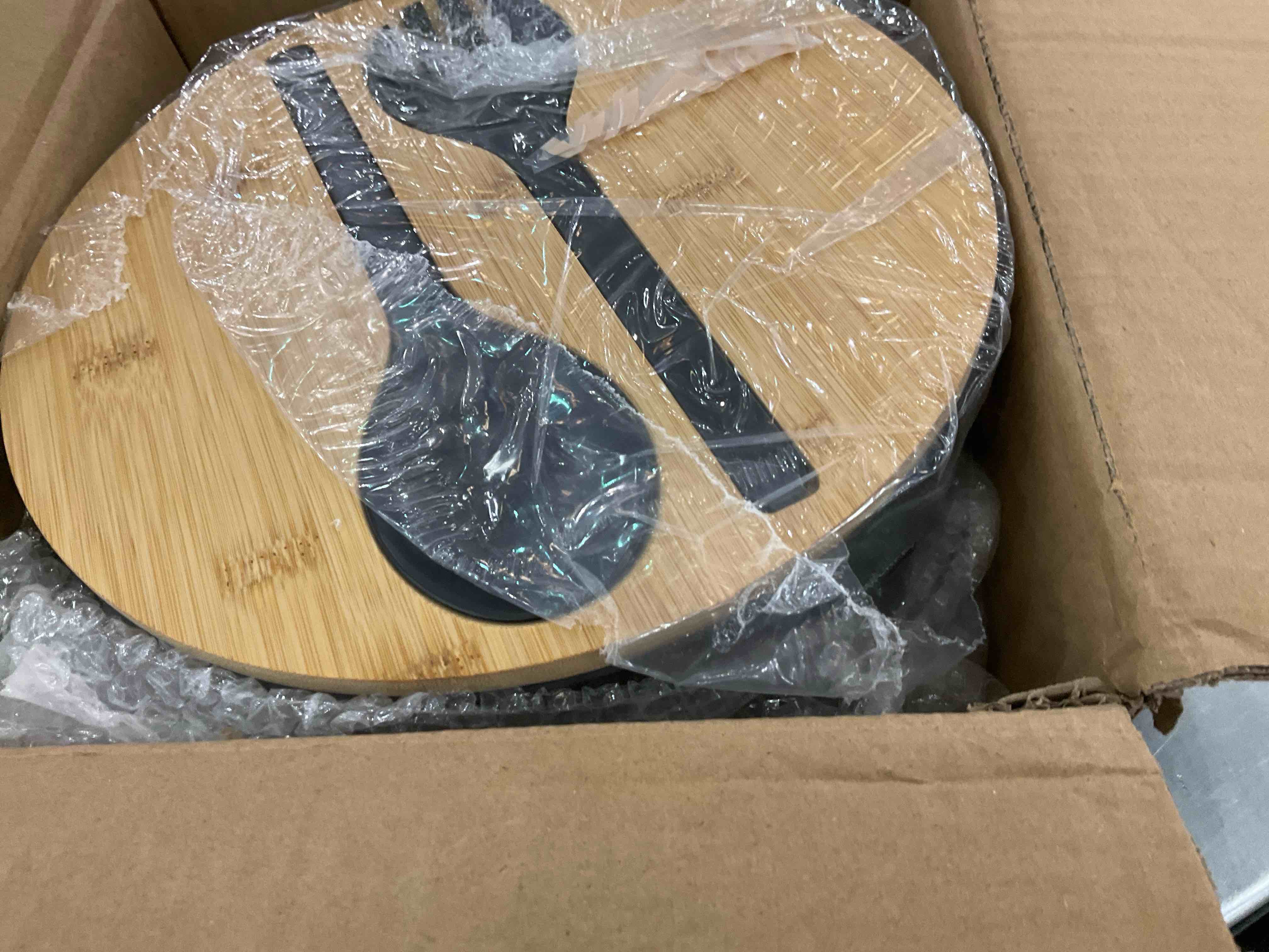 https://s3.amazonaws.com/lotting-images-prod/BargainHunt/EXS01495447_1716474332673.jpeg