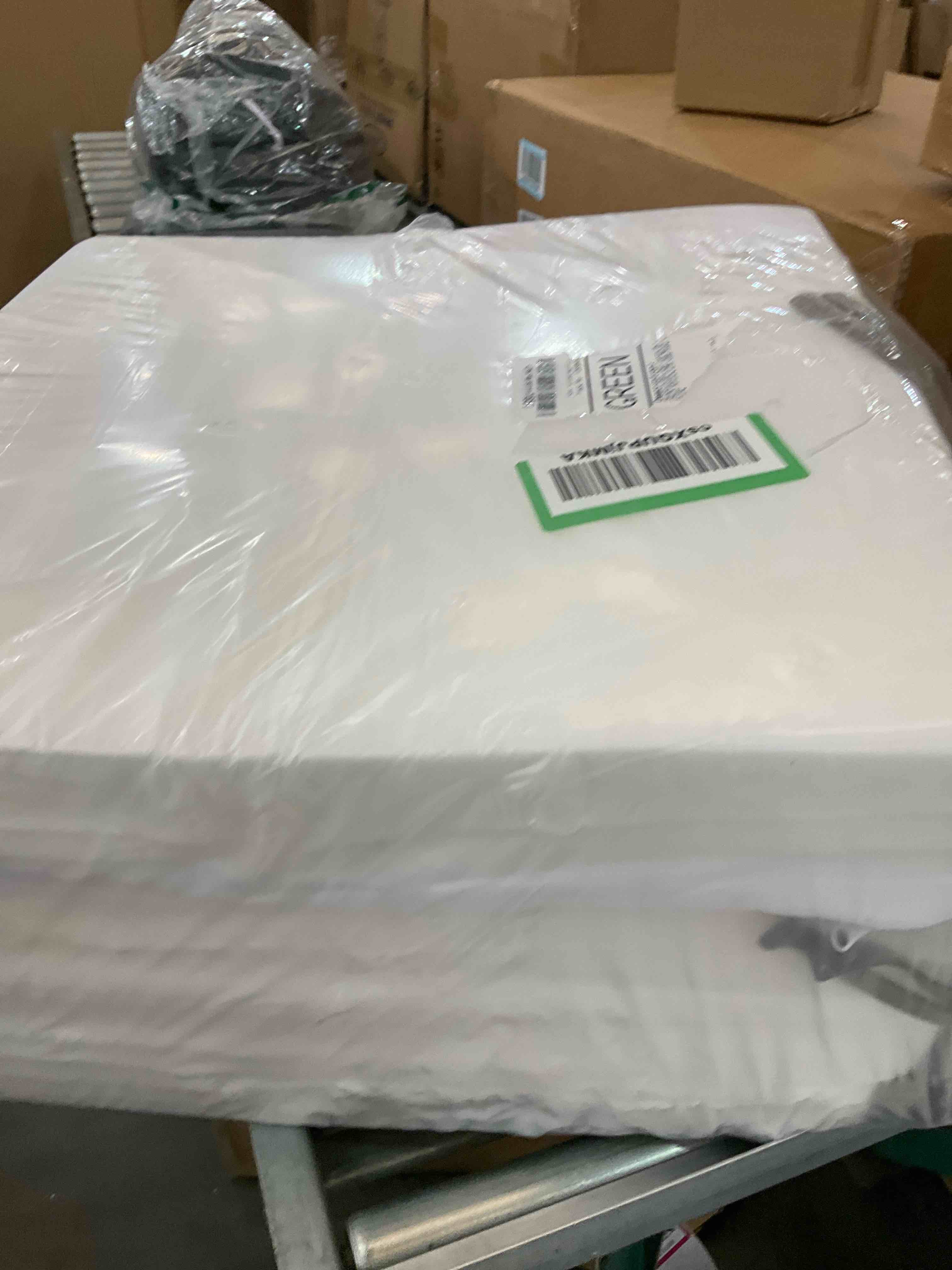 https://s3.amazonaws.com/lotting-images-prod/BargainHunt/EXS01495971_1717182151141.jpeg