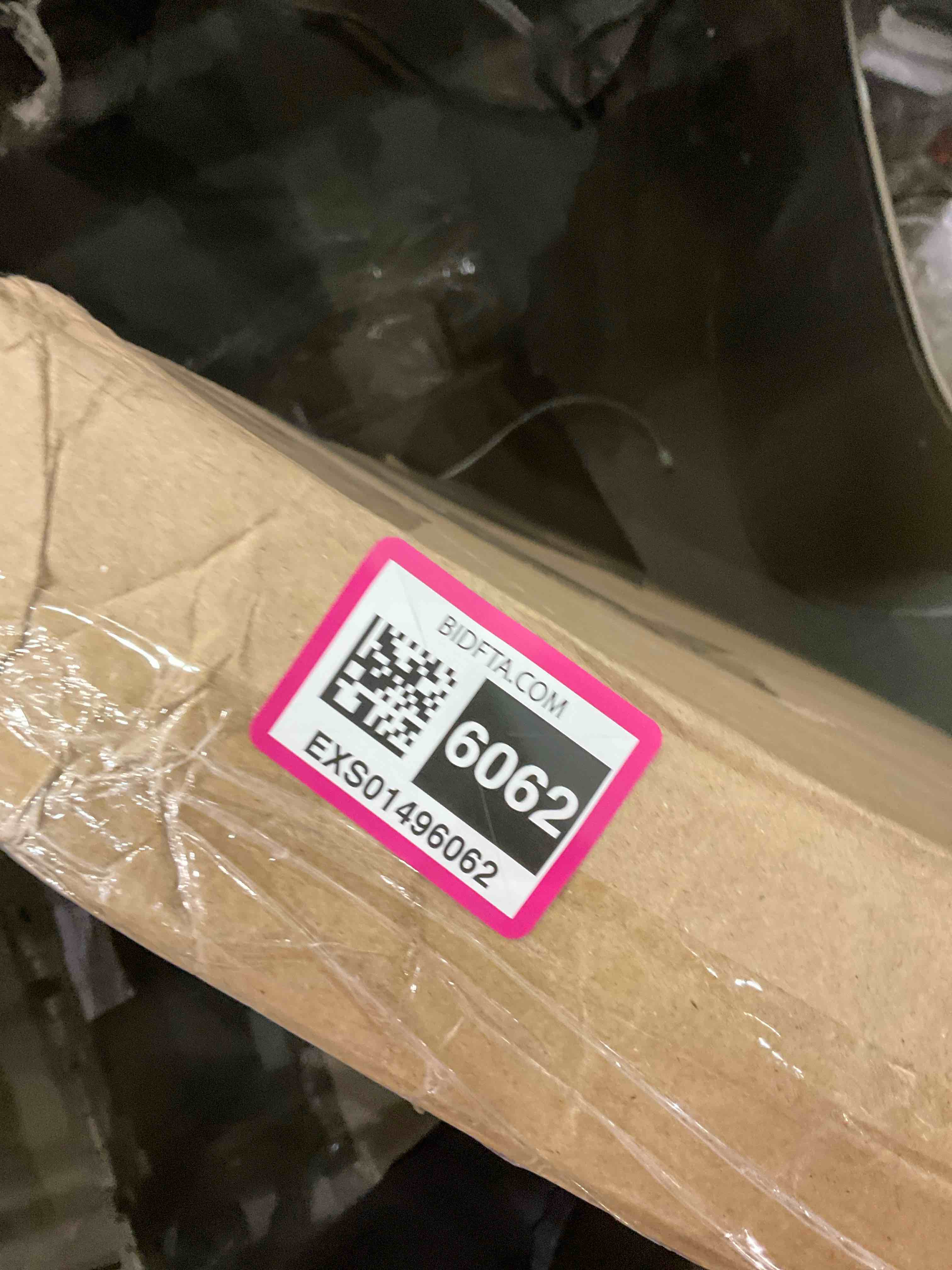 https://s3.amazonaws.com/lotting-images-prod/BargainHunt/EXS01496062_1718018659467.jpeg